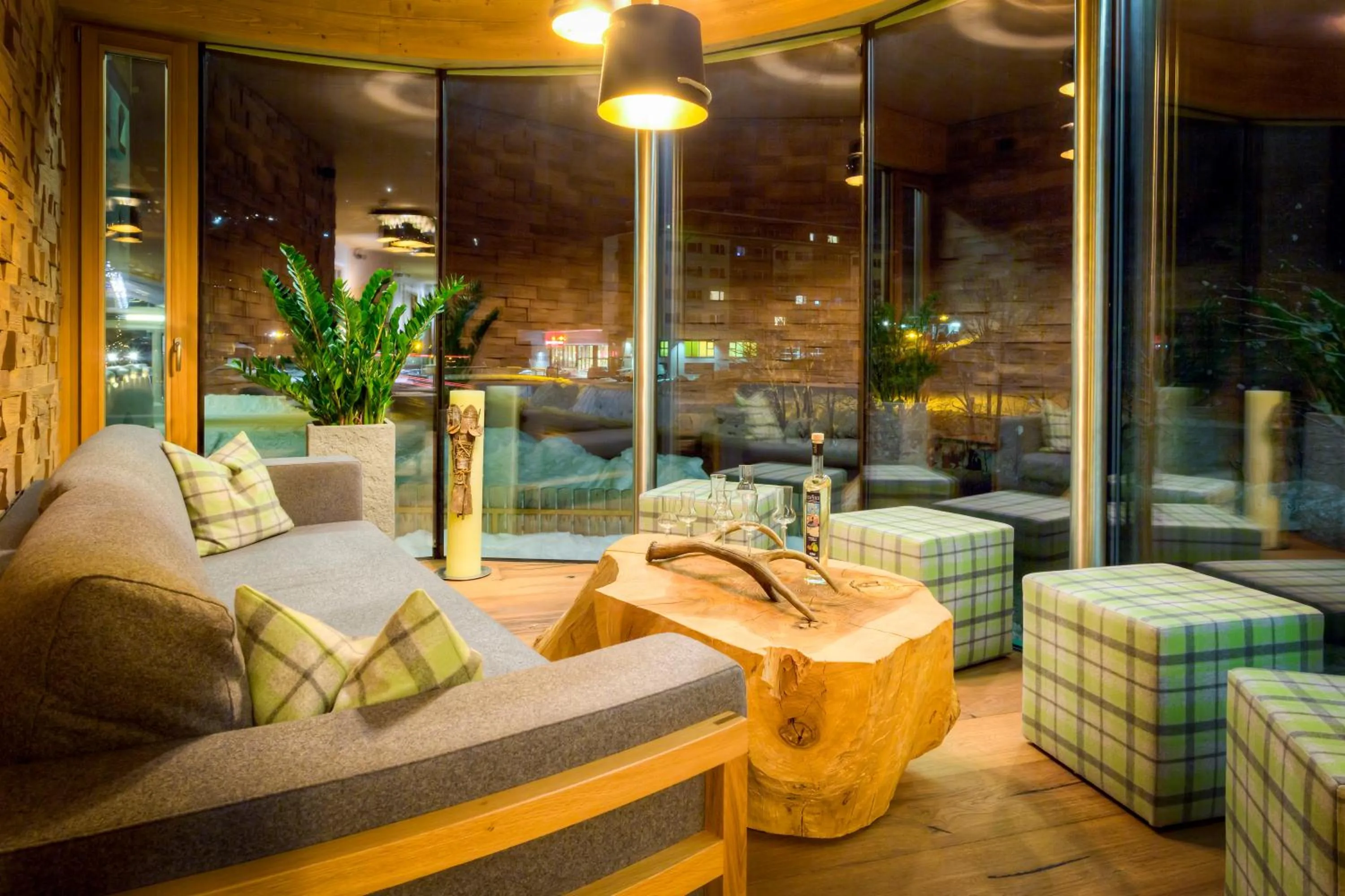 Lounge or bar in Hotel Barbarahof Saalbach