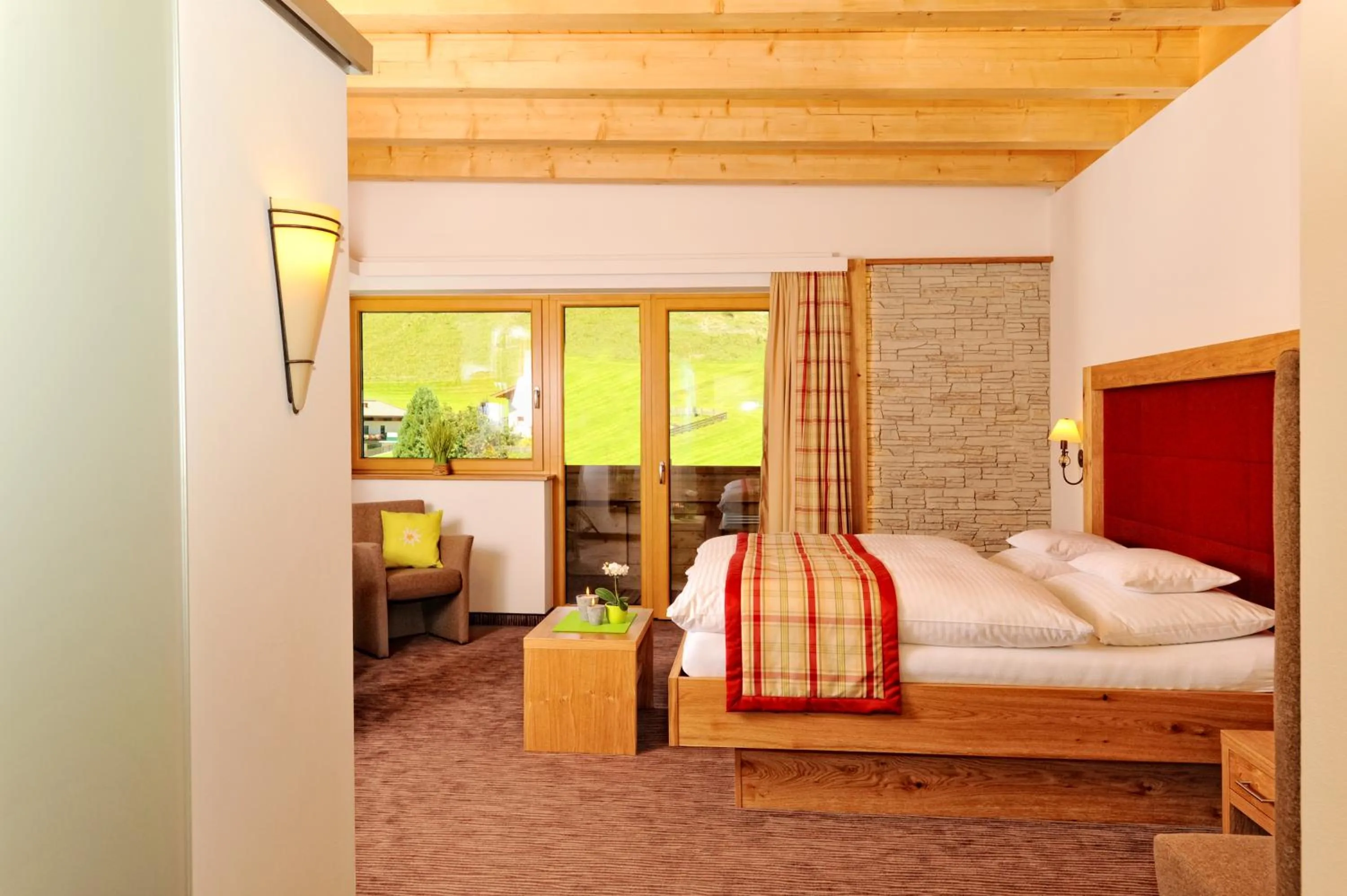 Photo of the whole room, Bed in Hotel Barbarahof Saalbach