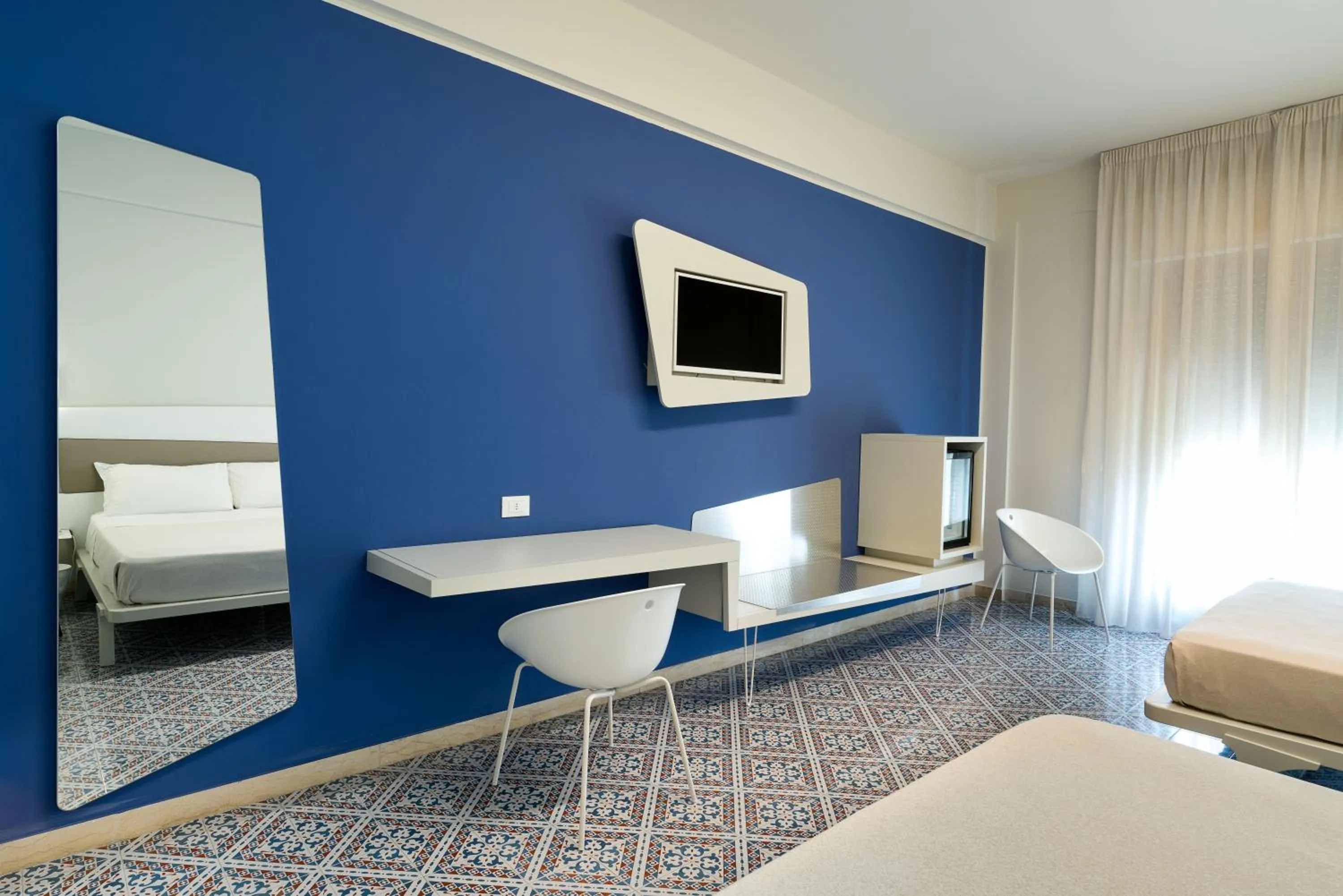 Photo of the whole room, Bed in Saracen Sands Hotel & Congress Centre - Palermo