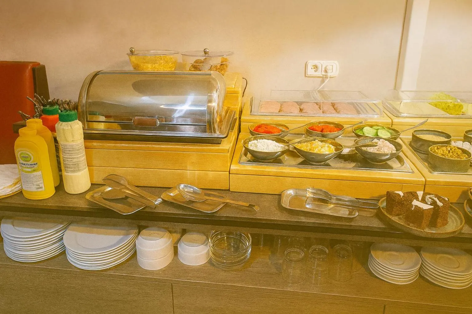 Buffet breakfast in Pension Falconi