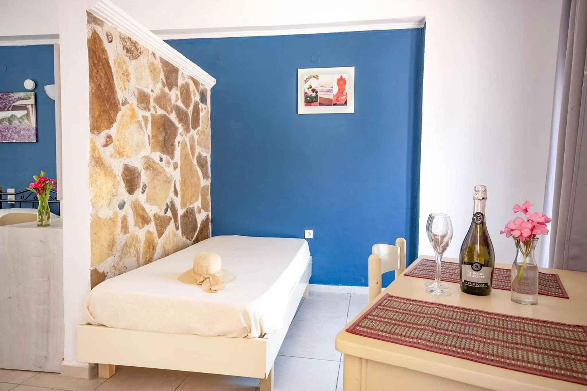 Photo of the whole room, Bed in Stavros Villas&Apartments