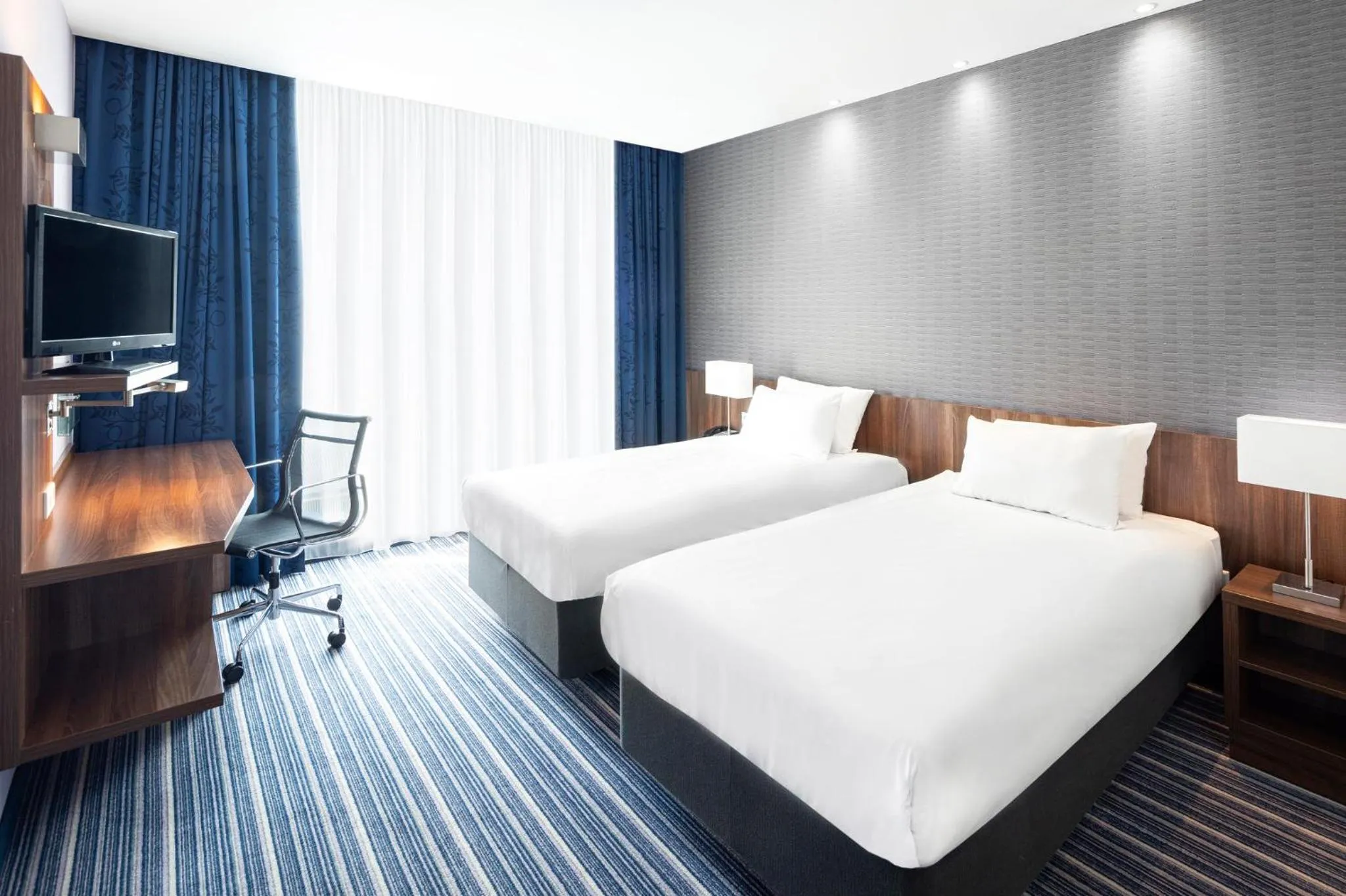 Photo of the whole room, Bed in Holiday Inn Express Amsterdam - Sloterdijk Station by IHG