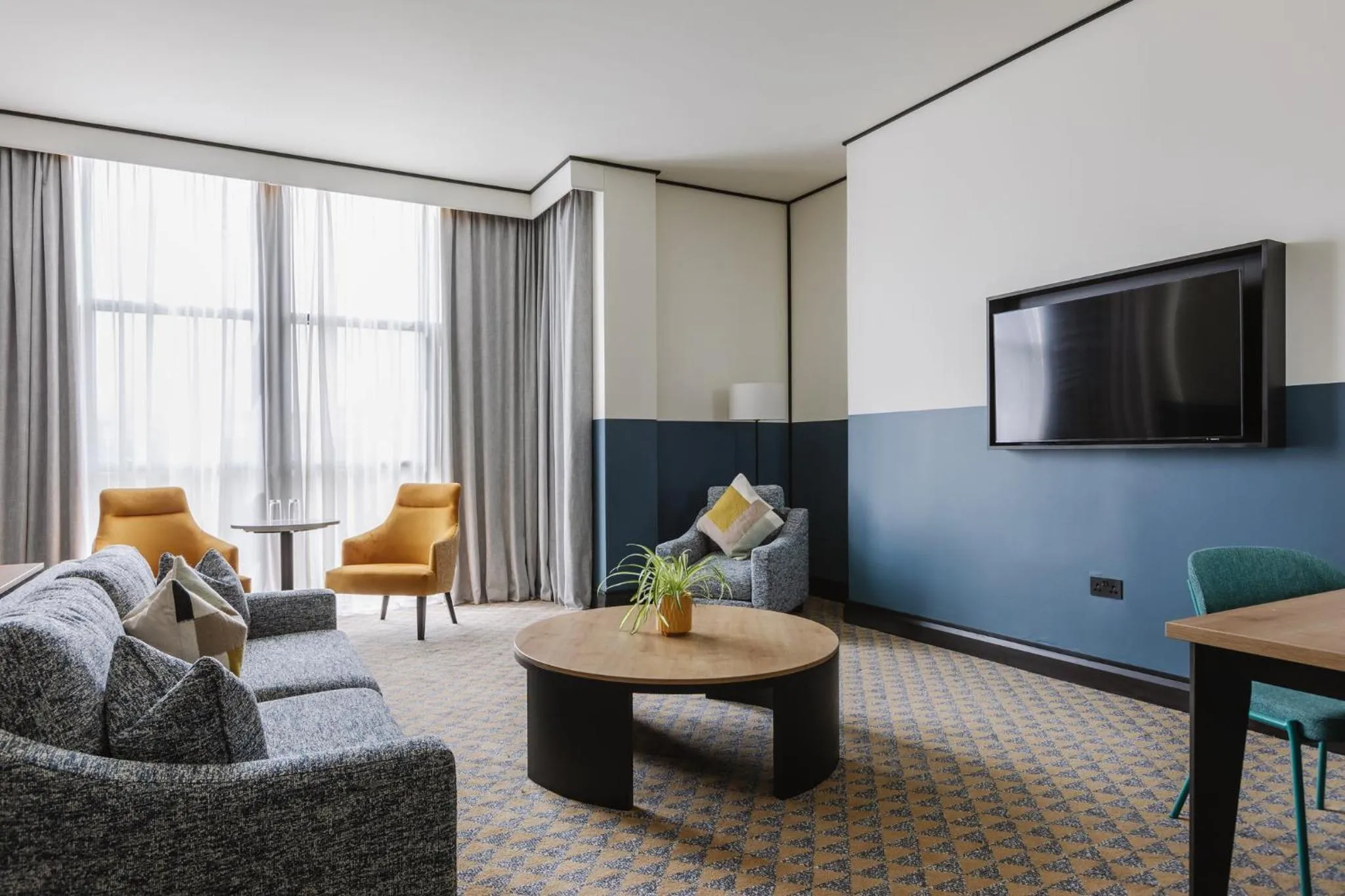 Photo of the whole room in voco Belfast by IHG