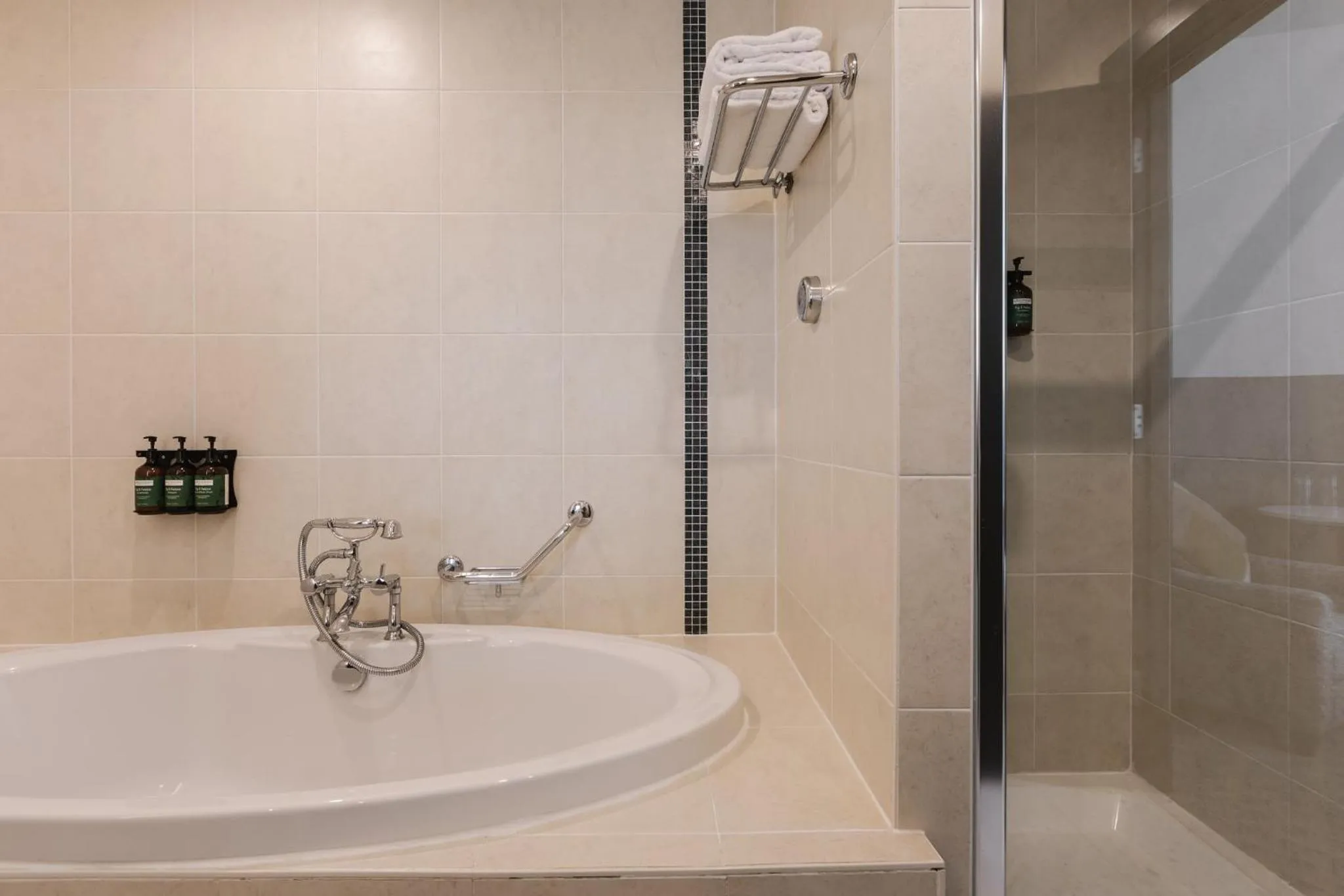 Photo of the whole room in Radisson Blu Hotel Belfast