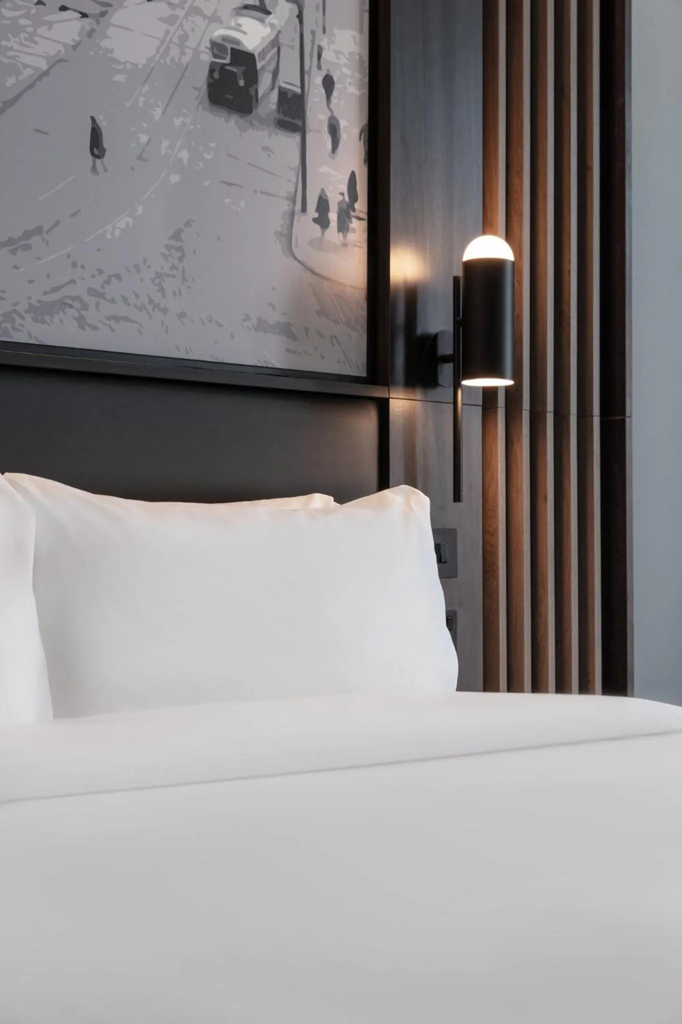 Photo of the whole room, Bed in voco Belfast by IHG