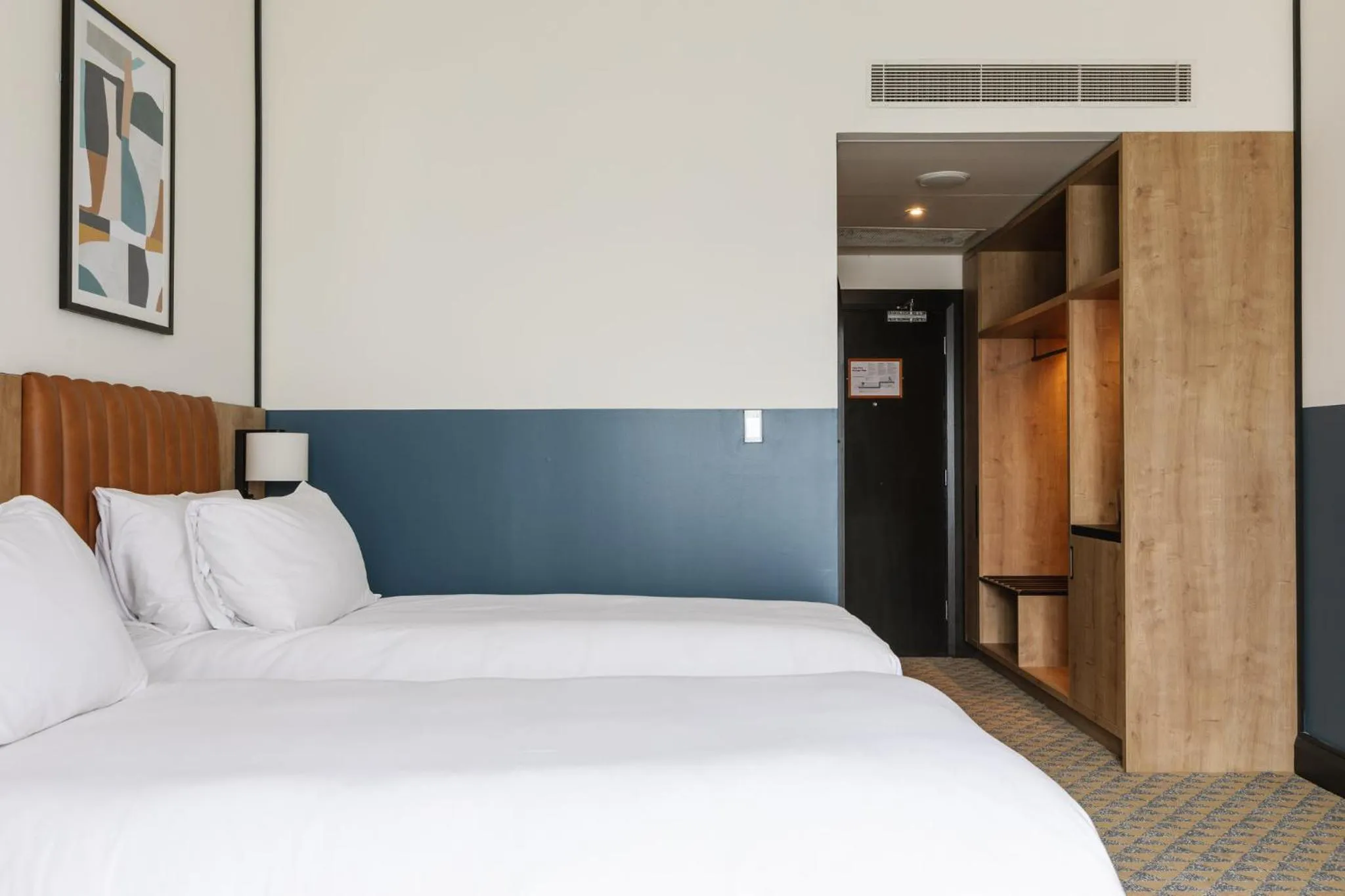 Photo of the whole room, Bed in voco Belfast by IHG