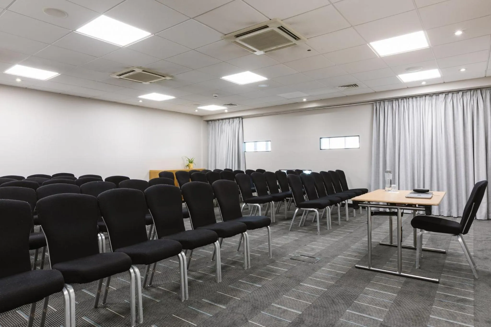 Meeting/conference room in voco Belfast by IHG