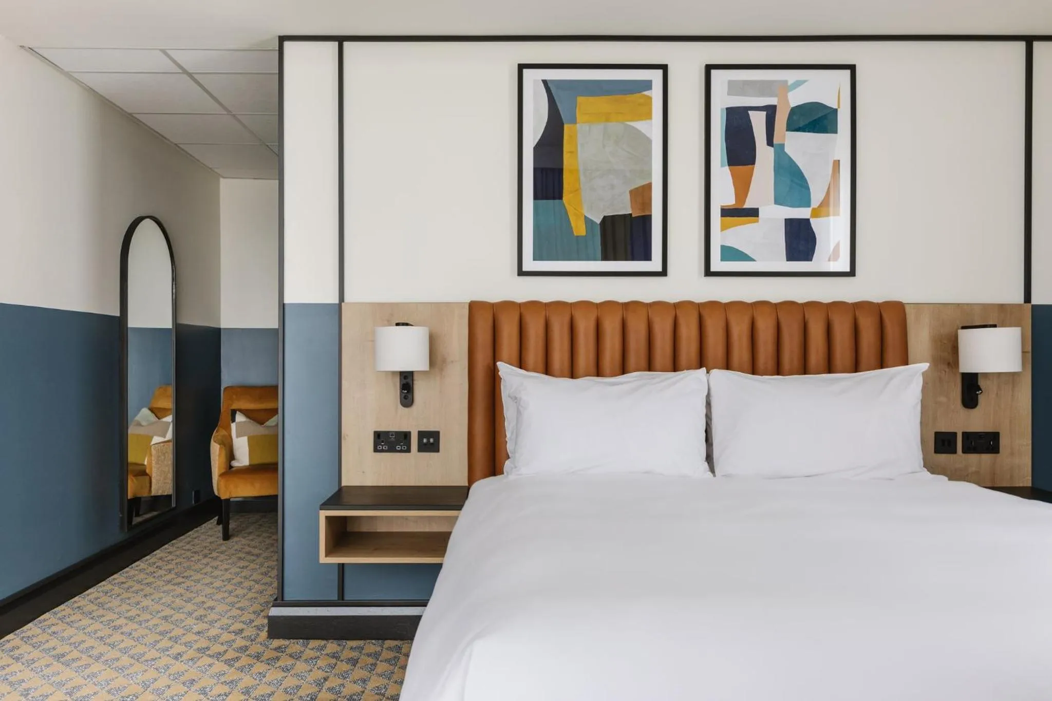 Photo of the whole room, Bed in voco Belfast by IHG