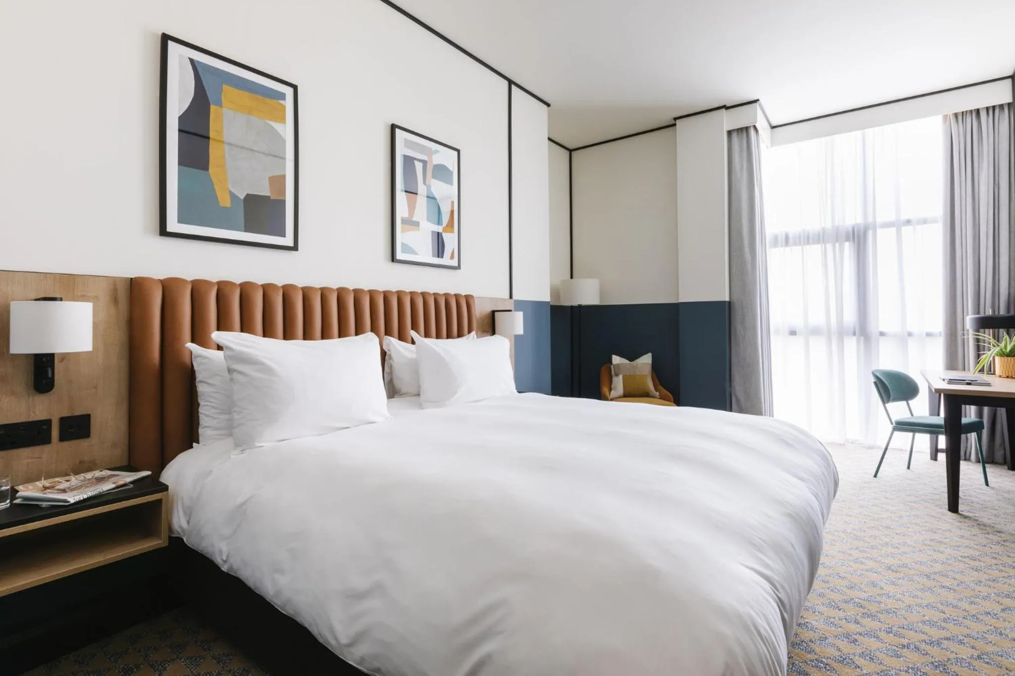 Photo of the whole room, Bed in voco Belfast by IHG