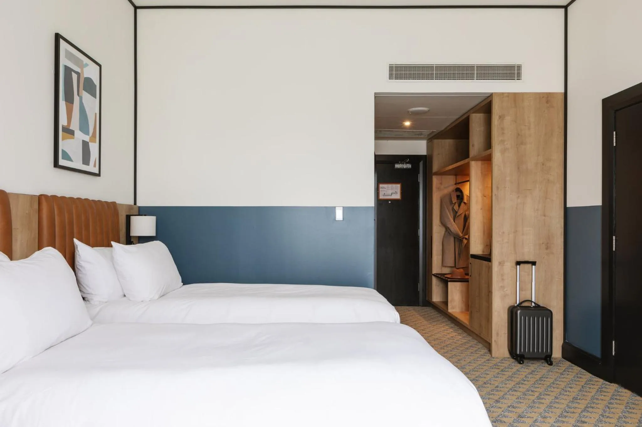 Photo of the whole room, Bed in voco Belfast by IHG