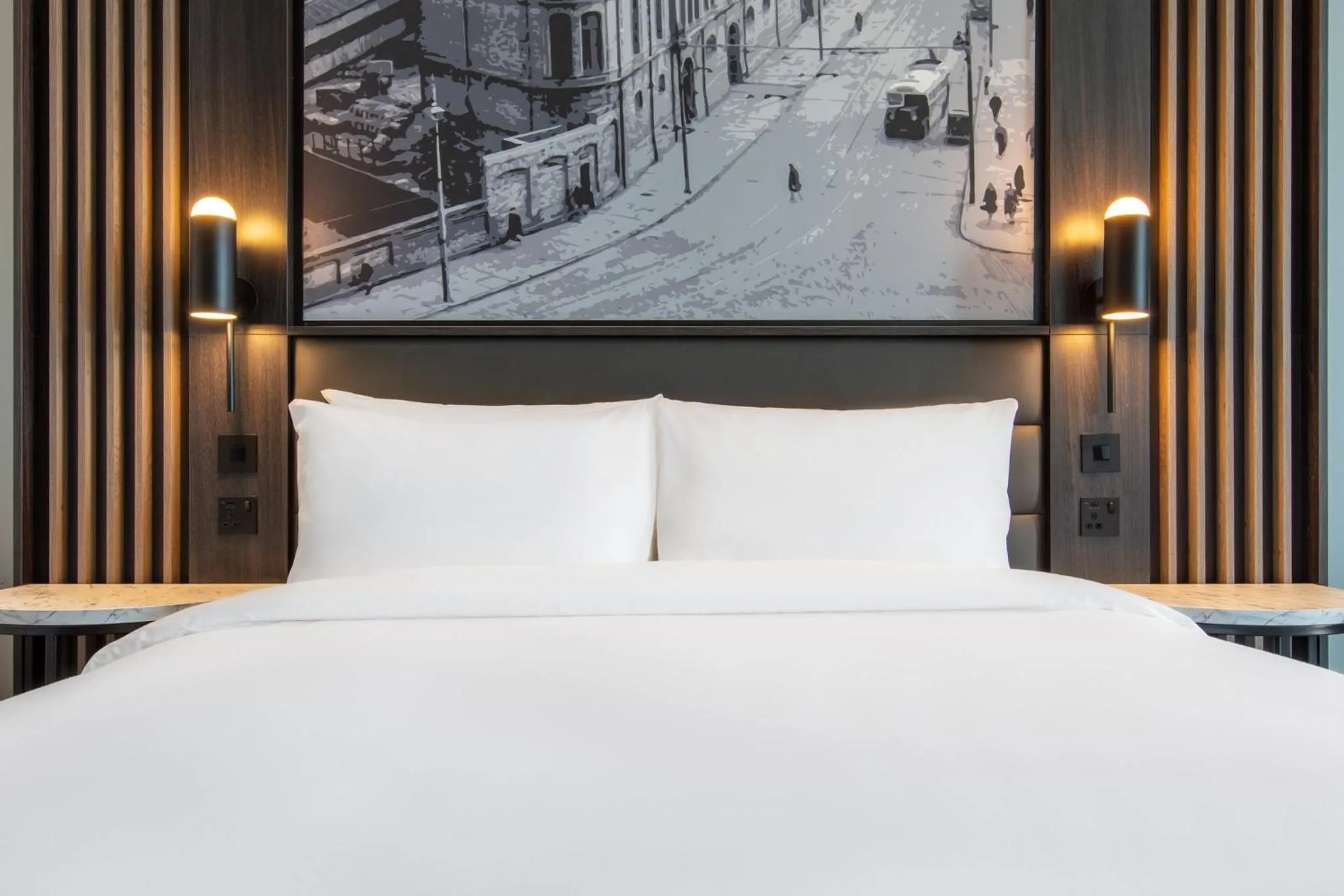 Photo of the whole room, Bed in voco Belfast by IHG