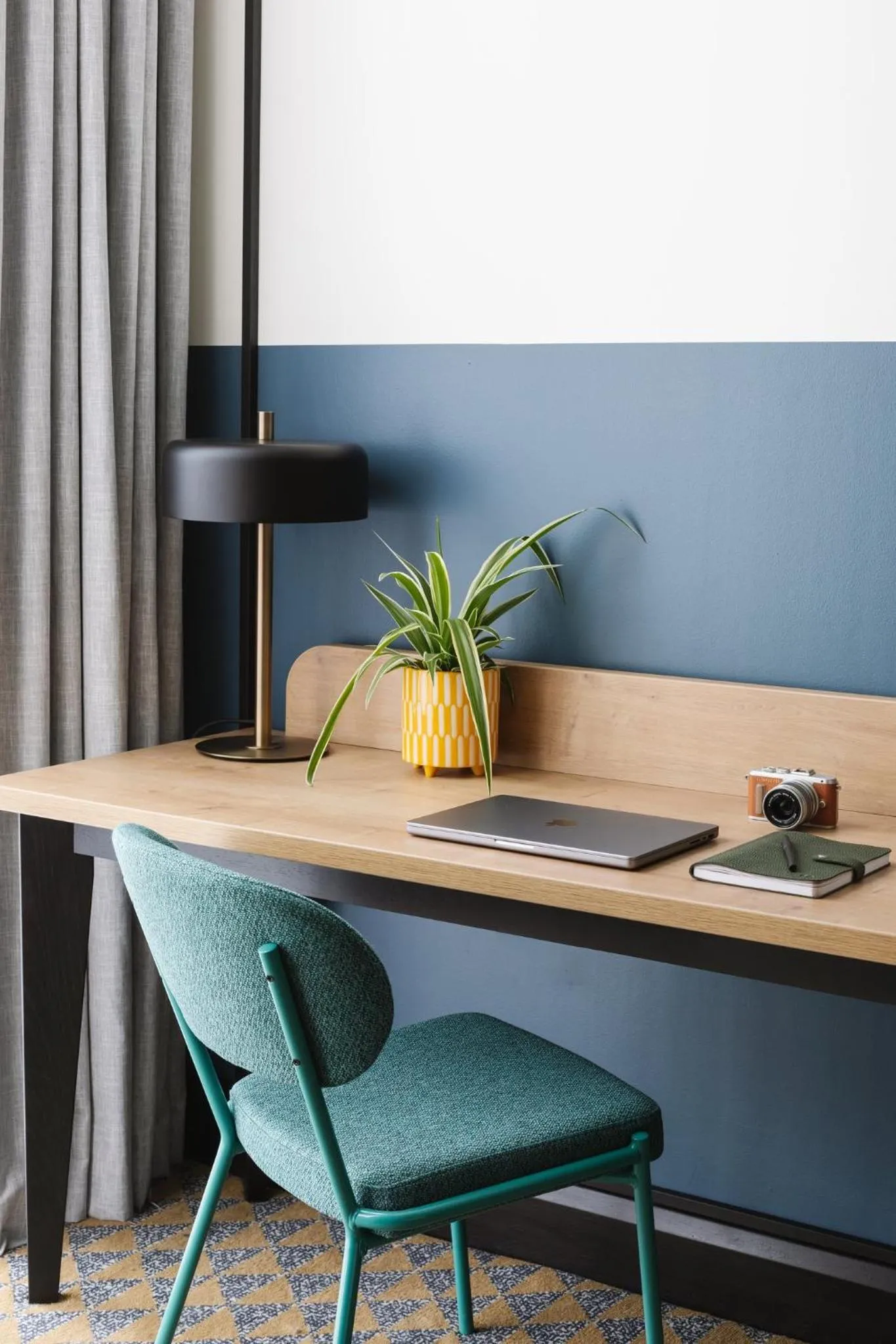 Photo of the whole room in voco Belfast by IHG