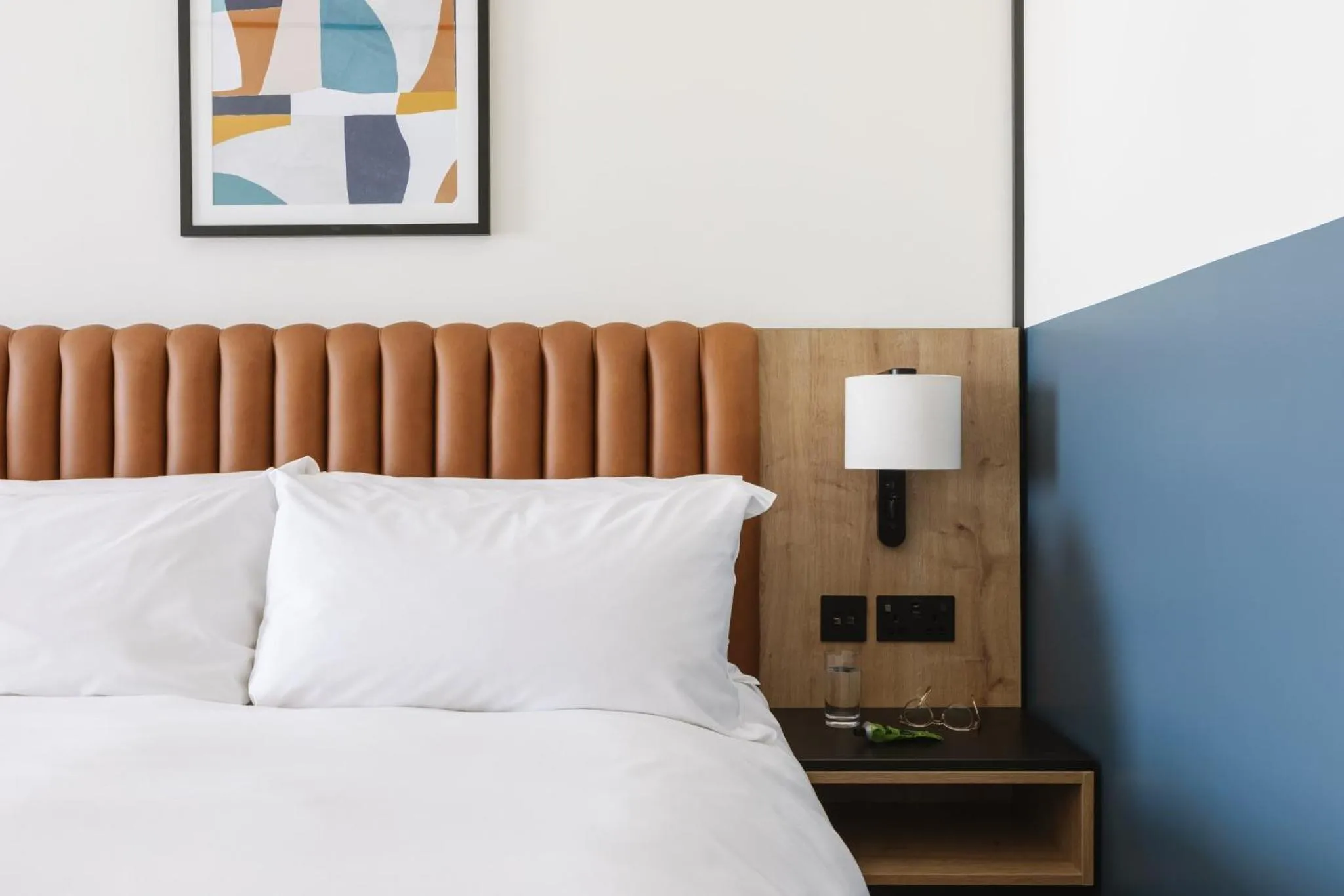 Photo of the whole room, Bed in voco Belfast by IHG