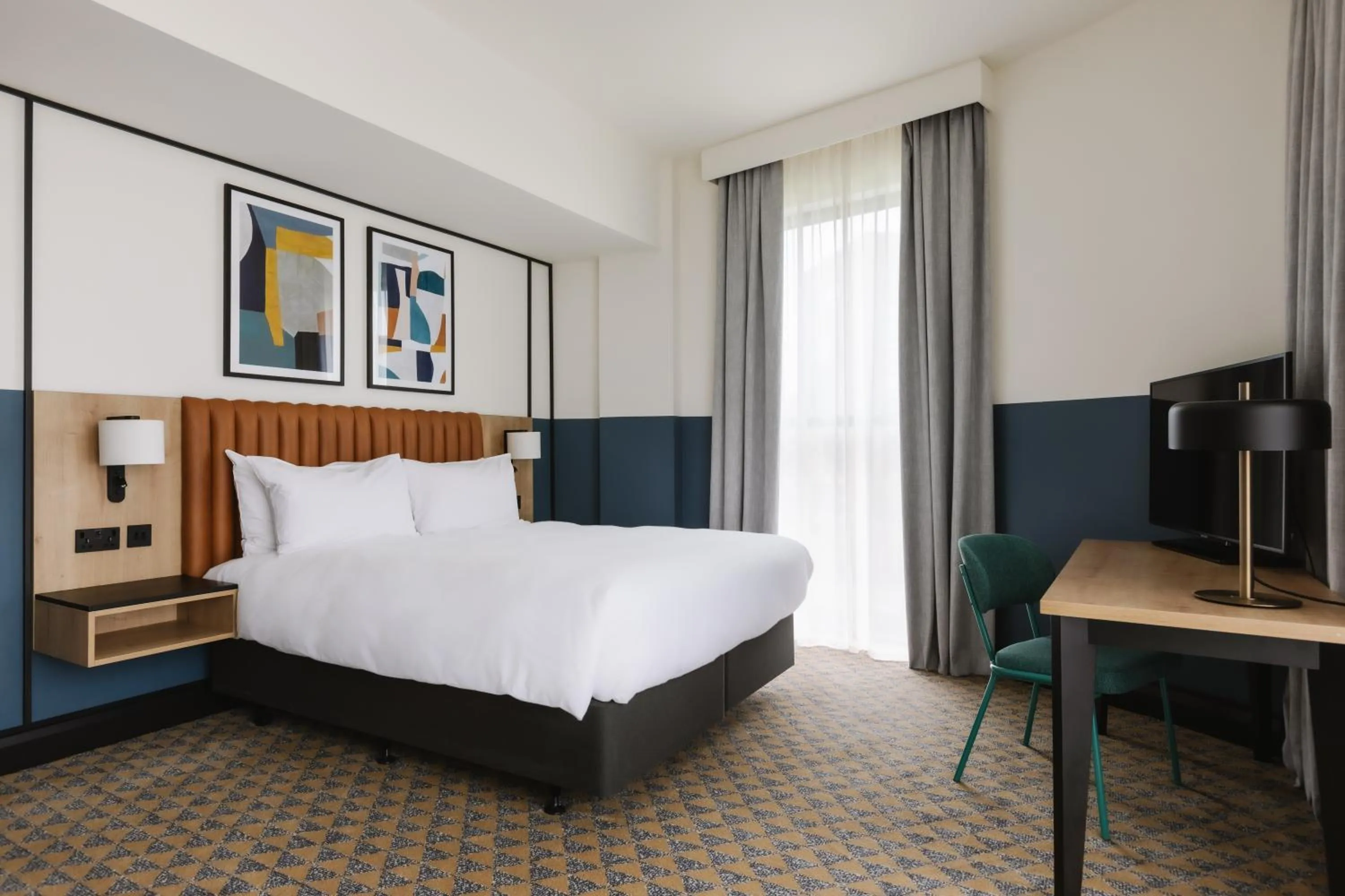 Photo of the whole room, Bed in voco Belfast by IHG