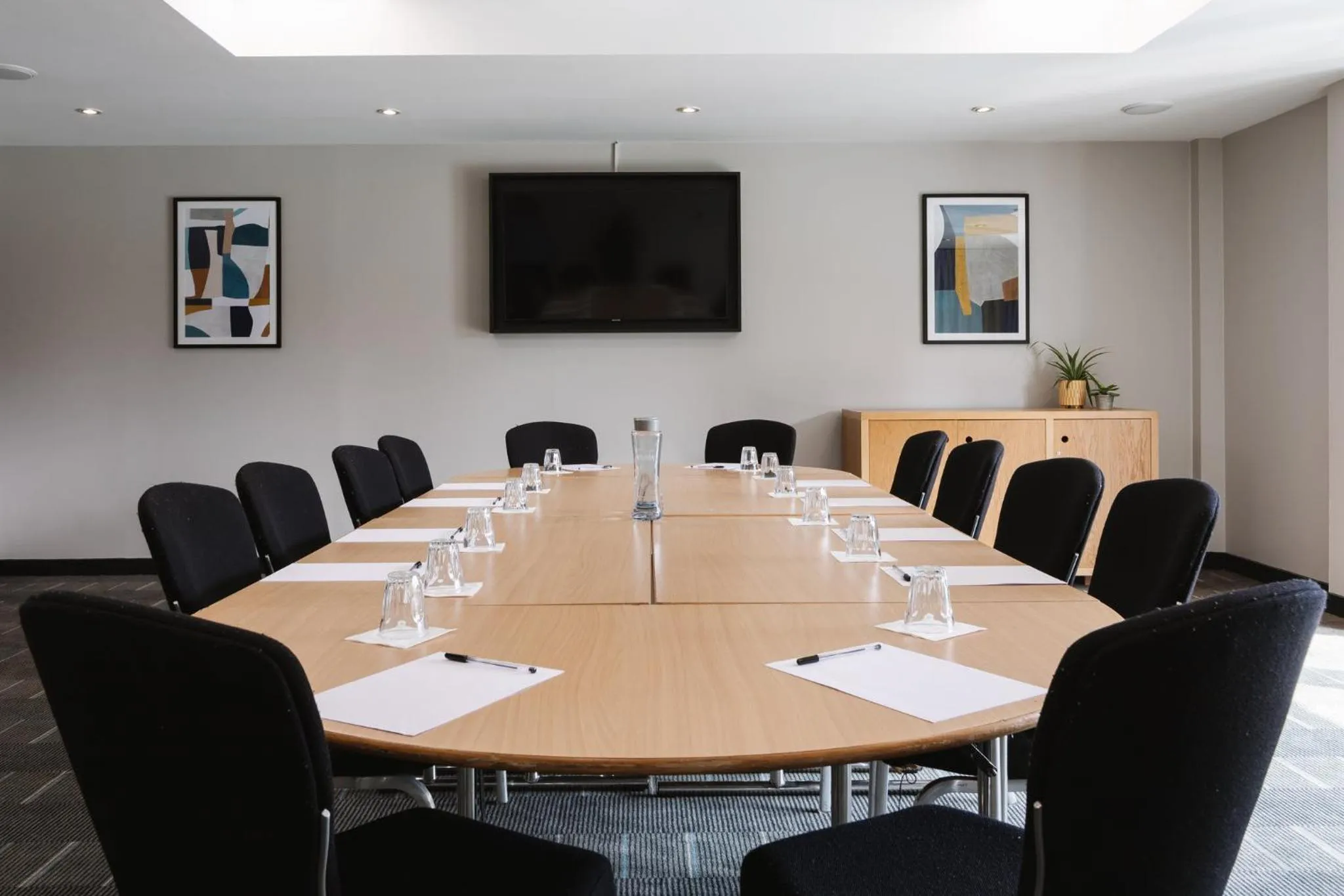 Meeting/conference room in voco Belfast by IHG