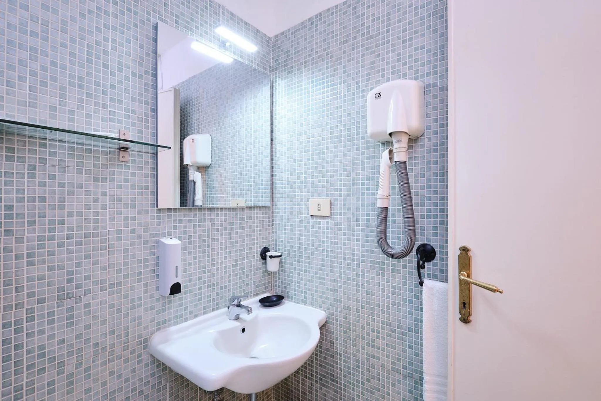 Bathroom in Albergo Della Posta