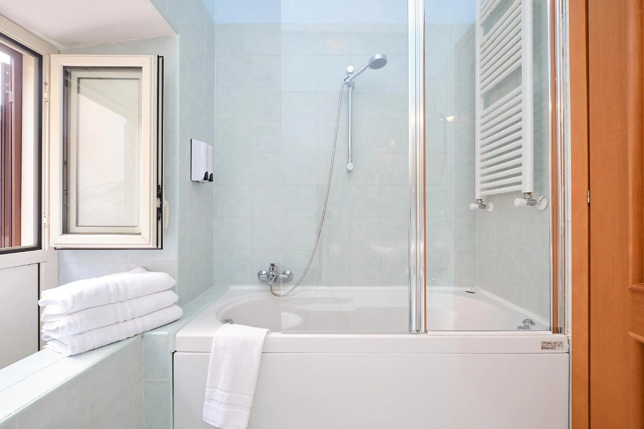 Shower in Albergo Della Posta