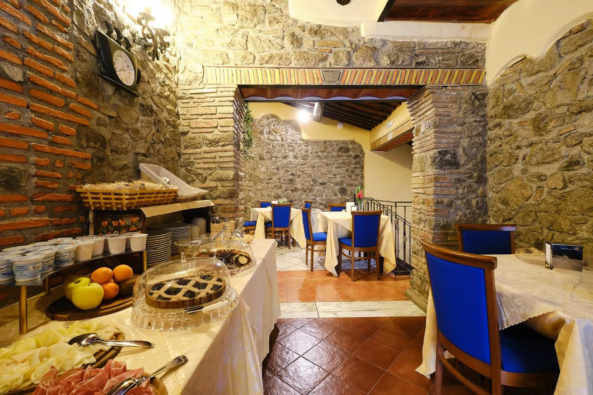 Restaurant/places to eat in Albergo Della Posta
