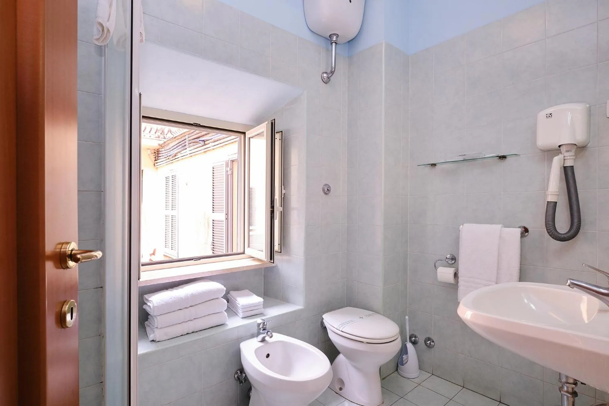 Shower in Albergo Della Posta