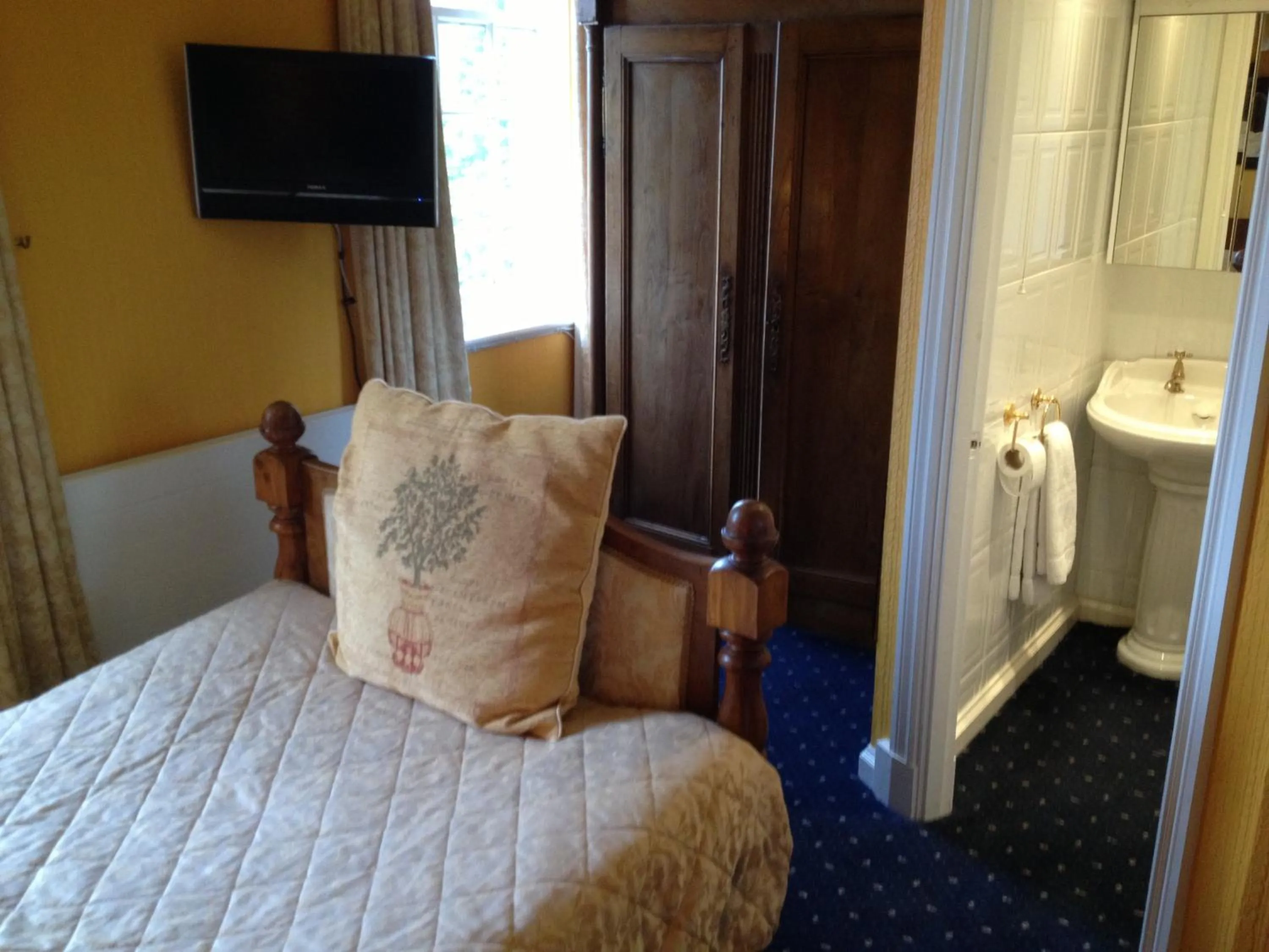 Day, Bed in Ty Newydd Country Hotel