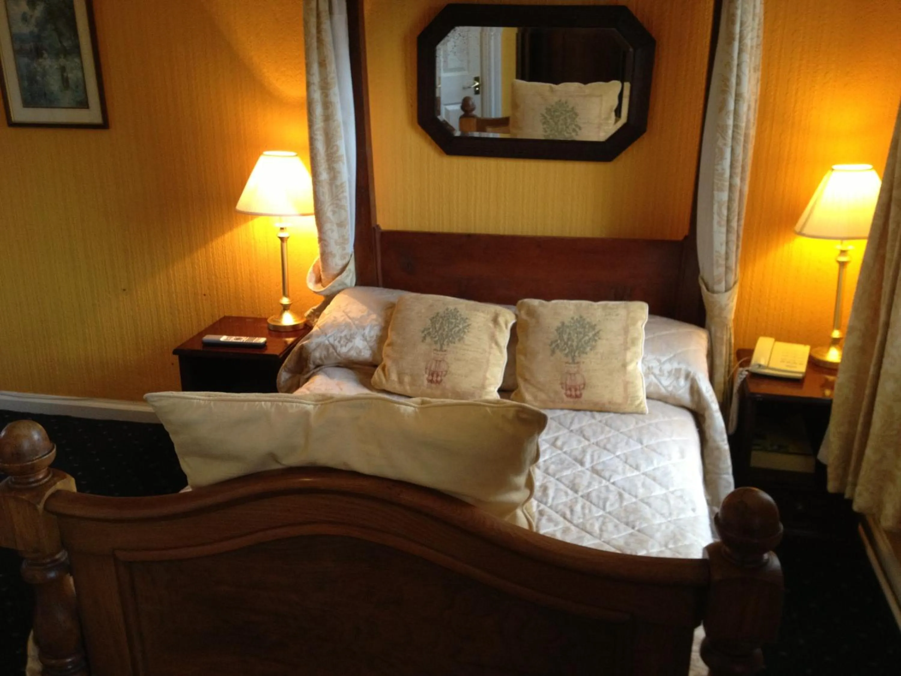 Decorative detail, Bed in Ty Newydd Country Hotel