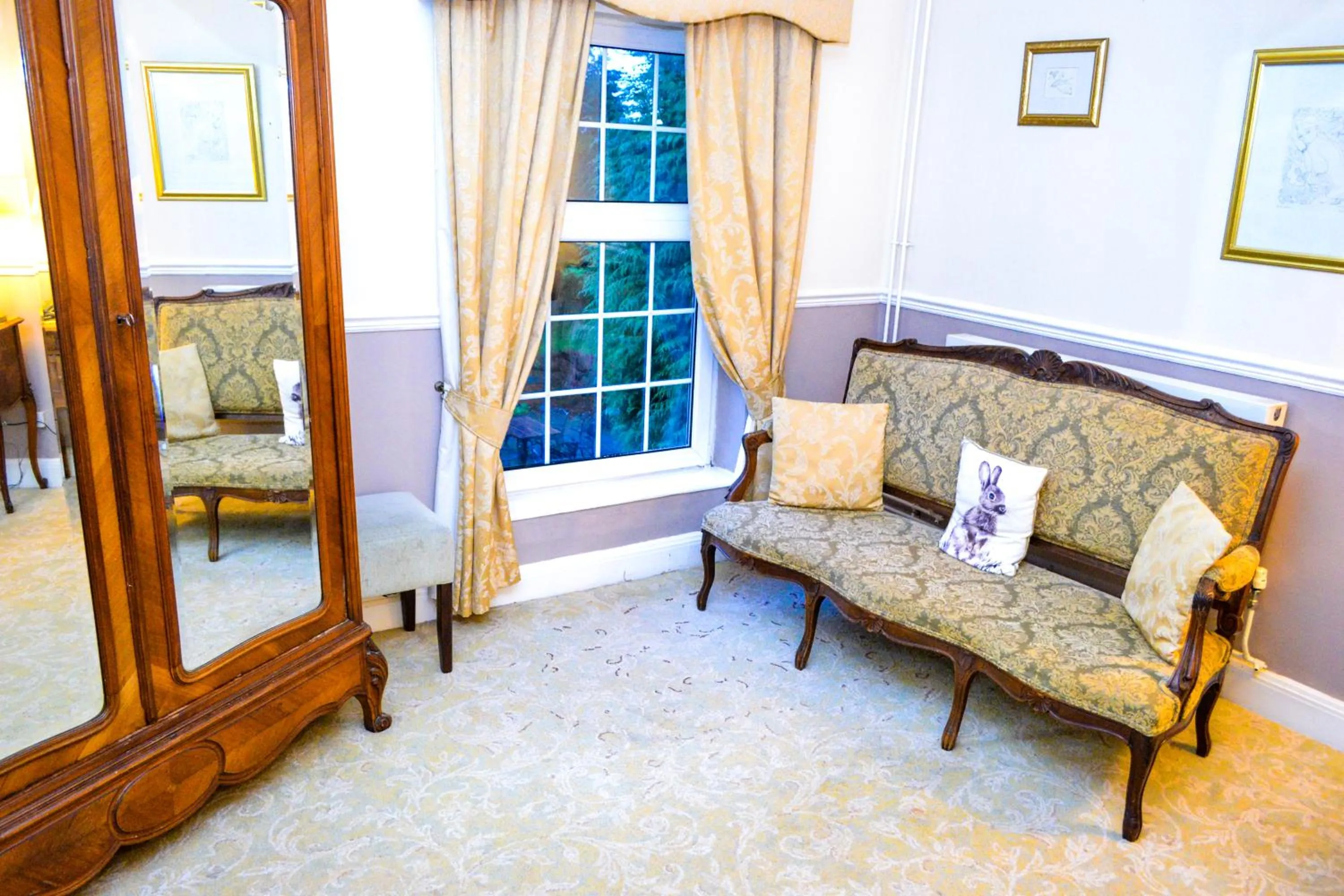 Ty Newydd Country Hotel
