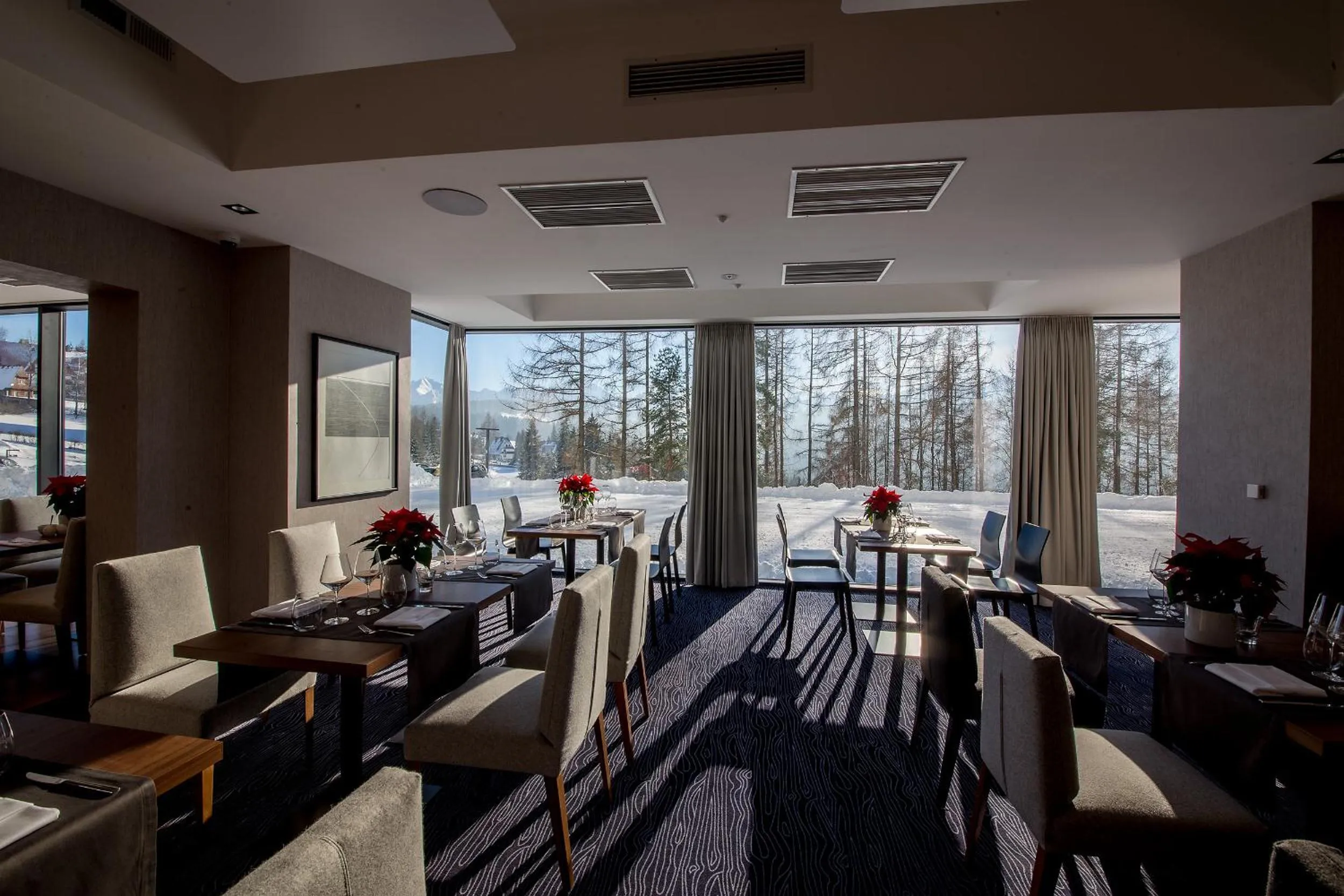 Restaurant/places to eat in Hotel HARNAŚ dla dorosłych z widokiem na Tatry - Adults only