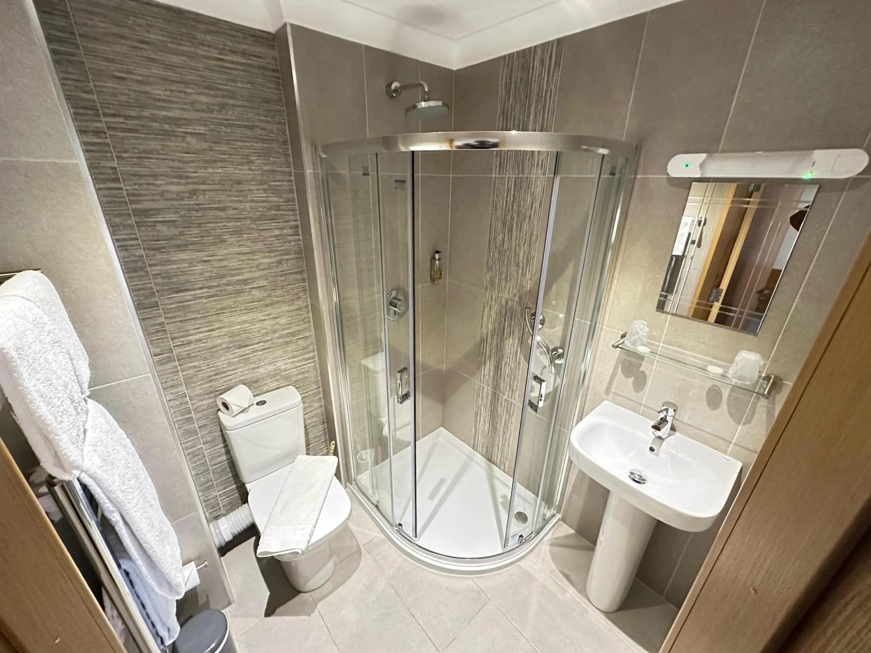 Bathroom in Hill Park Hotel