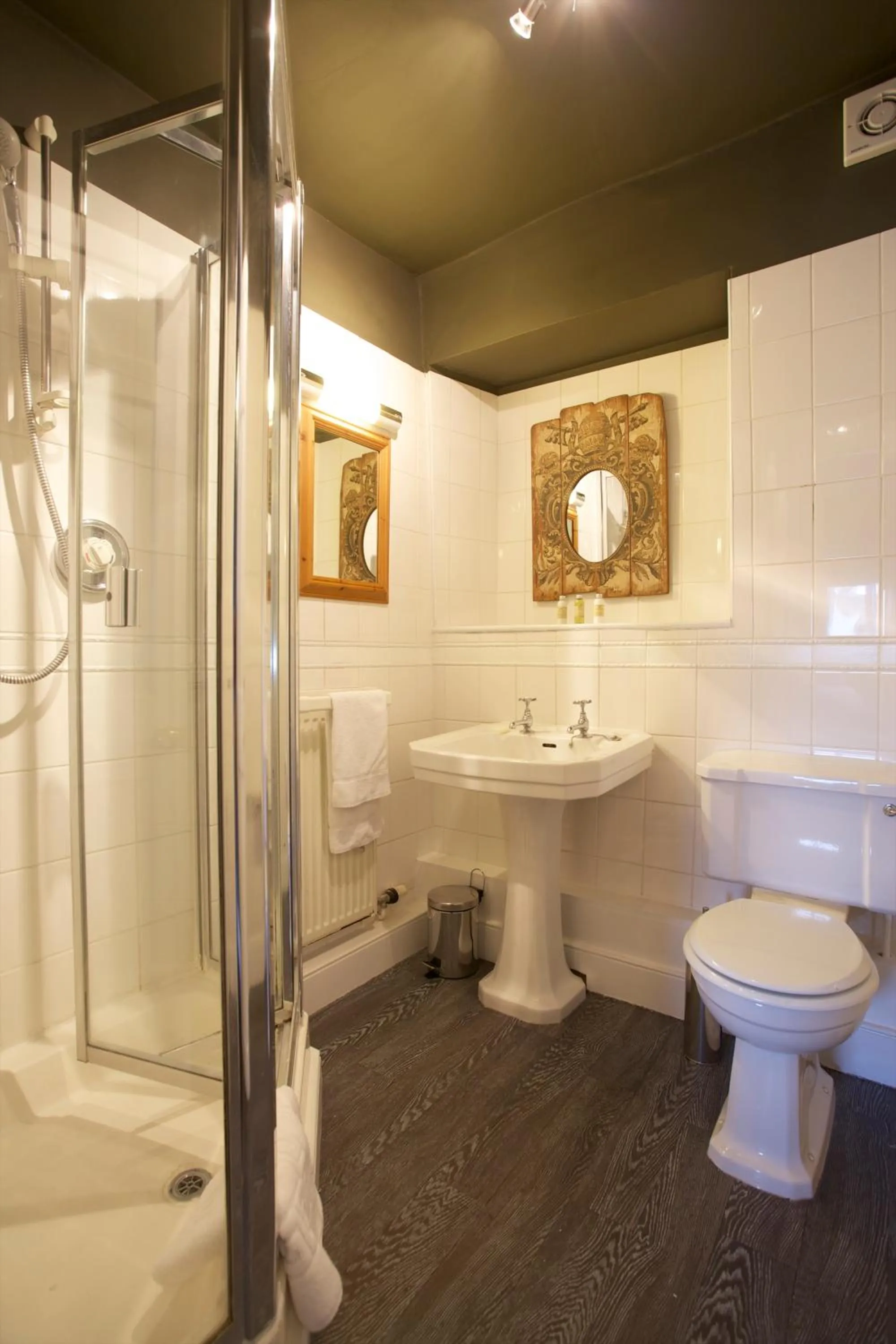 Bathroom in The Kings Arms