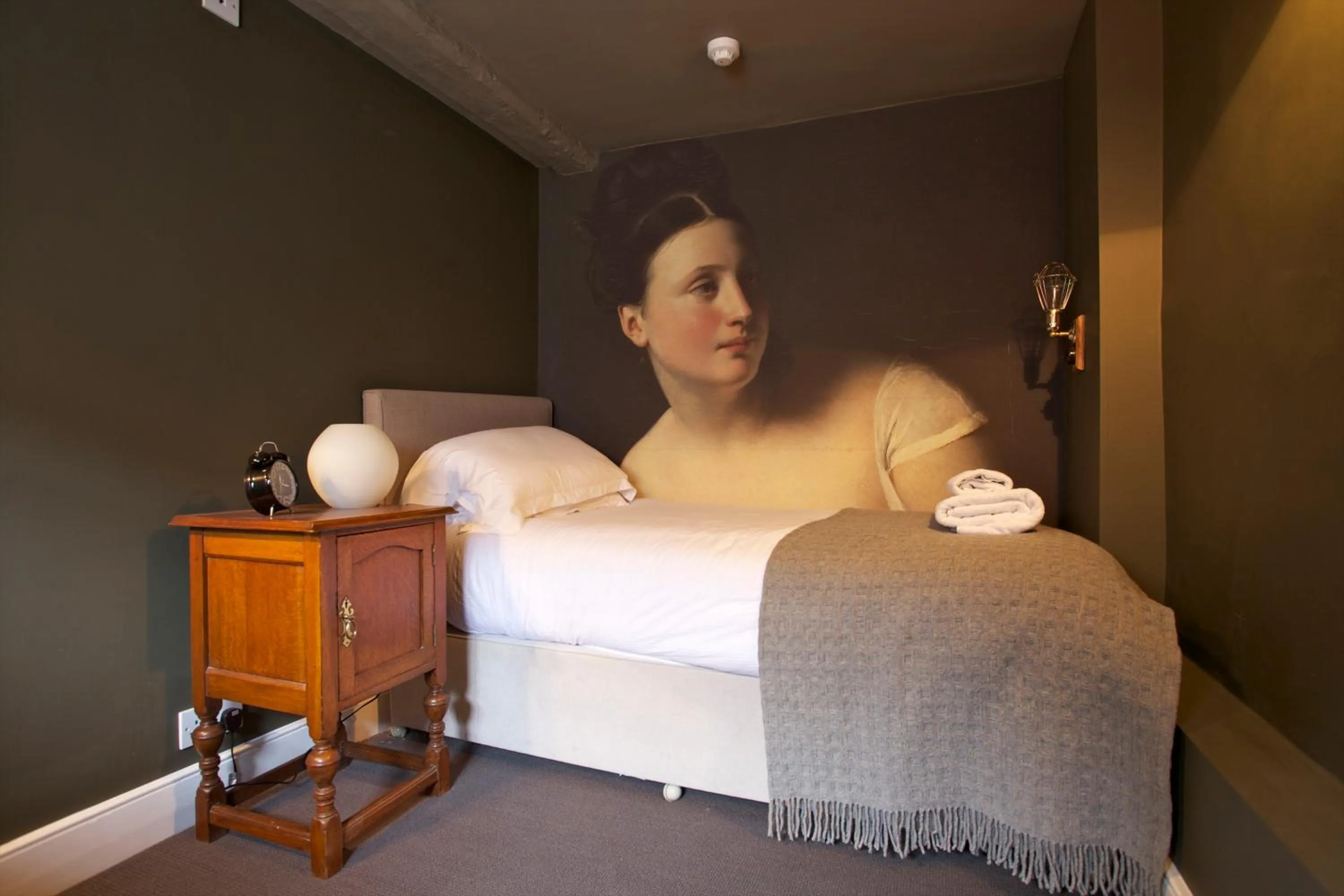 Photo of the whole room, Bed in The Kings Arms