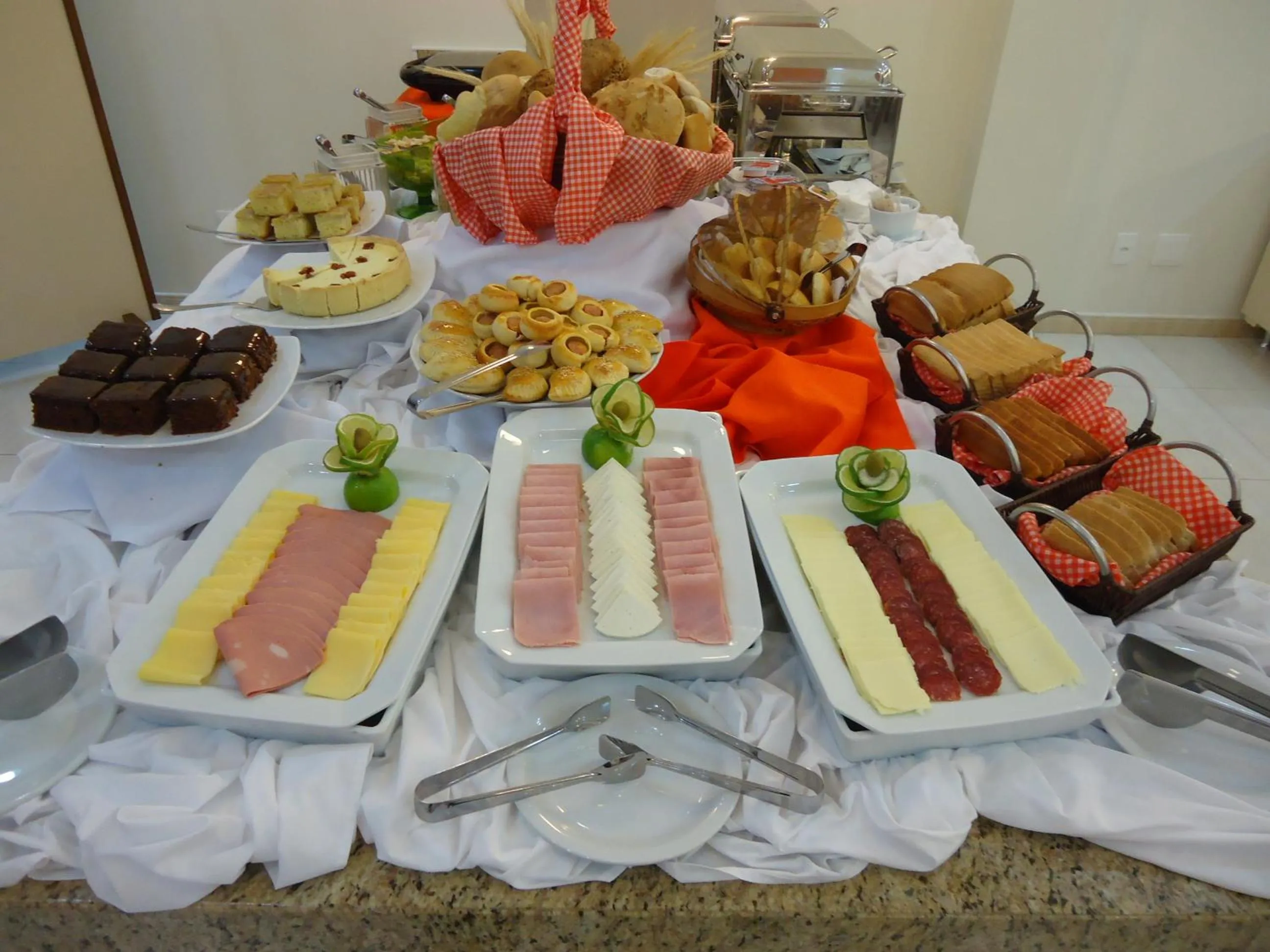 Restaurant/places to eat in Hotel Dom Baroni