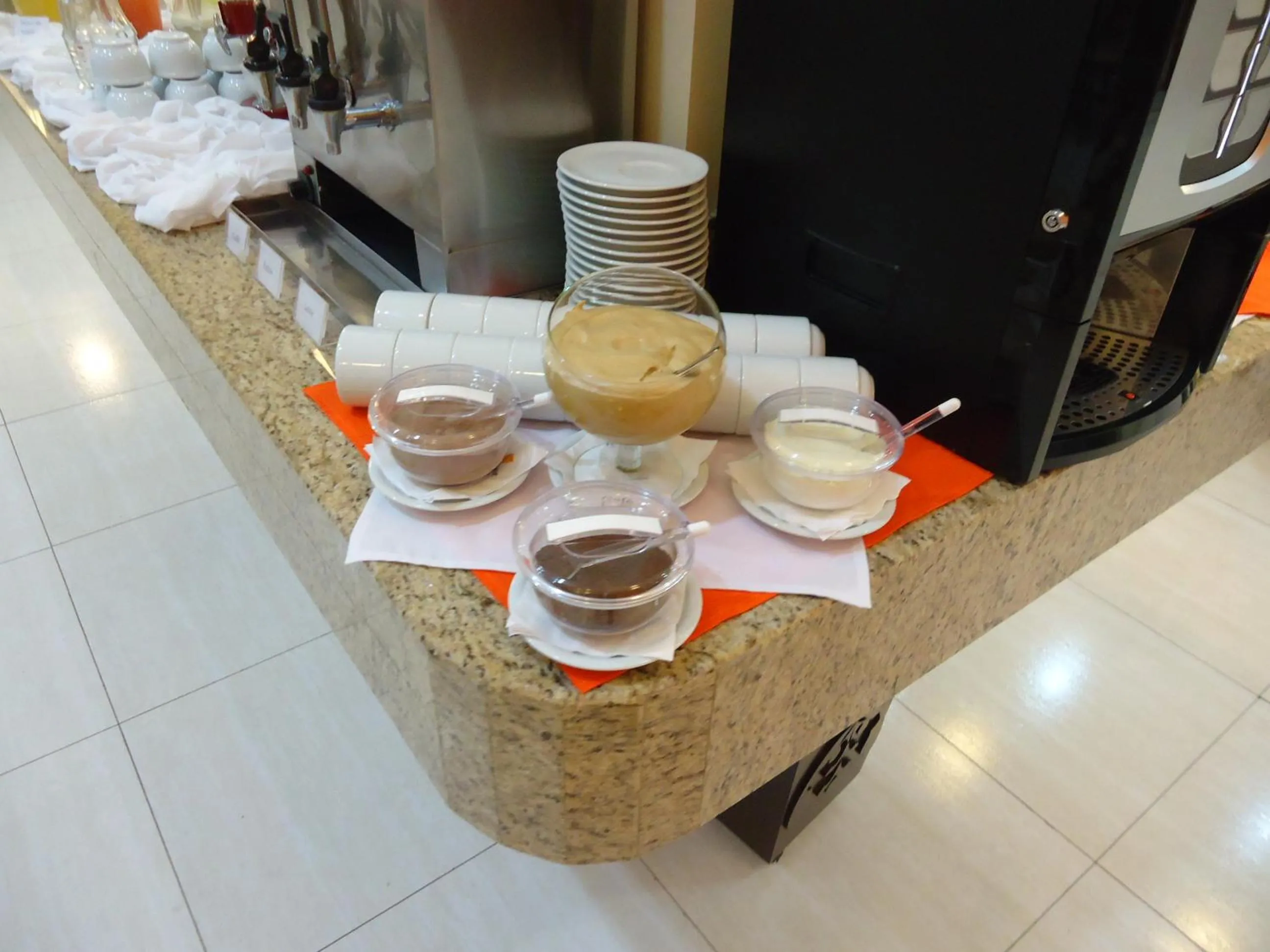 Restaurant/places to eat in Hotel Dom Baroni