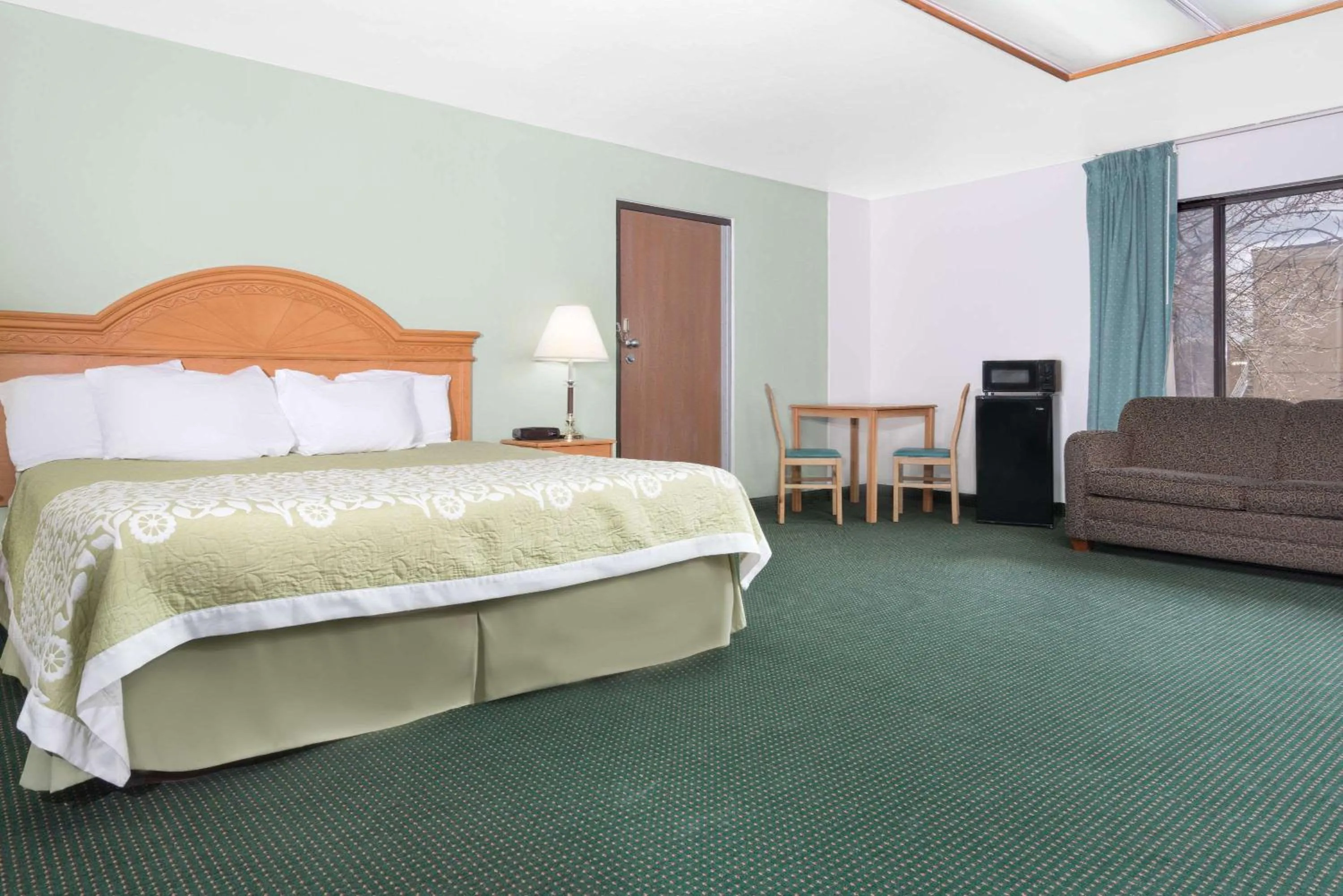 Photo of the whole room, Bed in Days Inn by Wyndham St Cloud