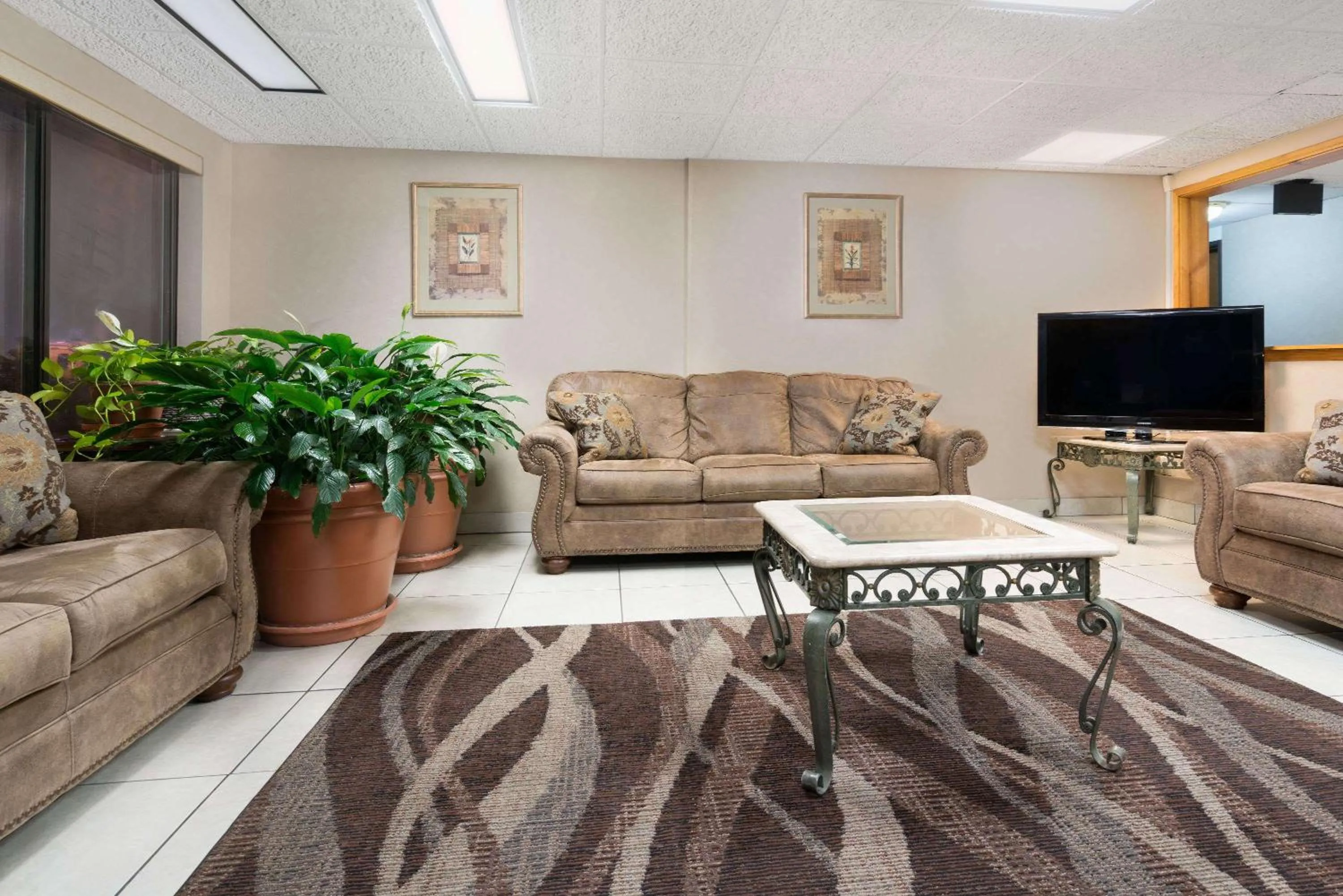 Lobby or reception in Days Inn by Wyndham St Cloud