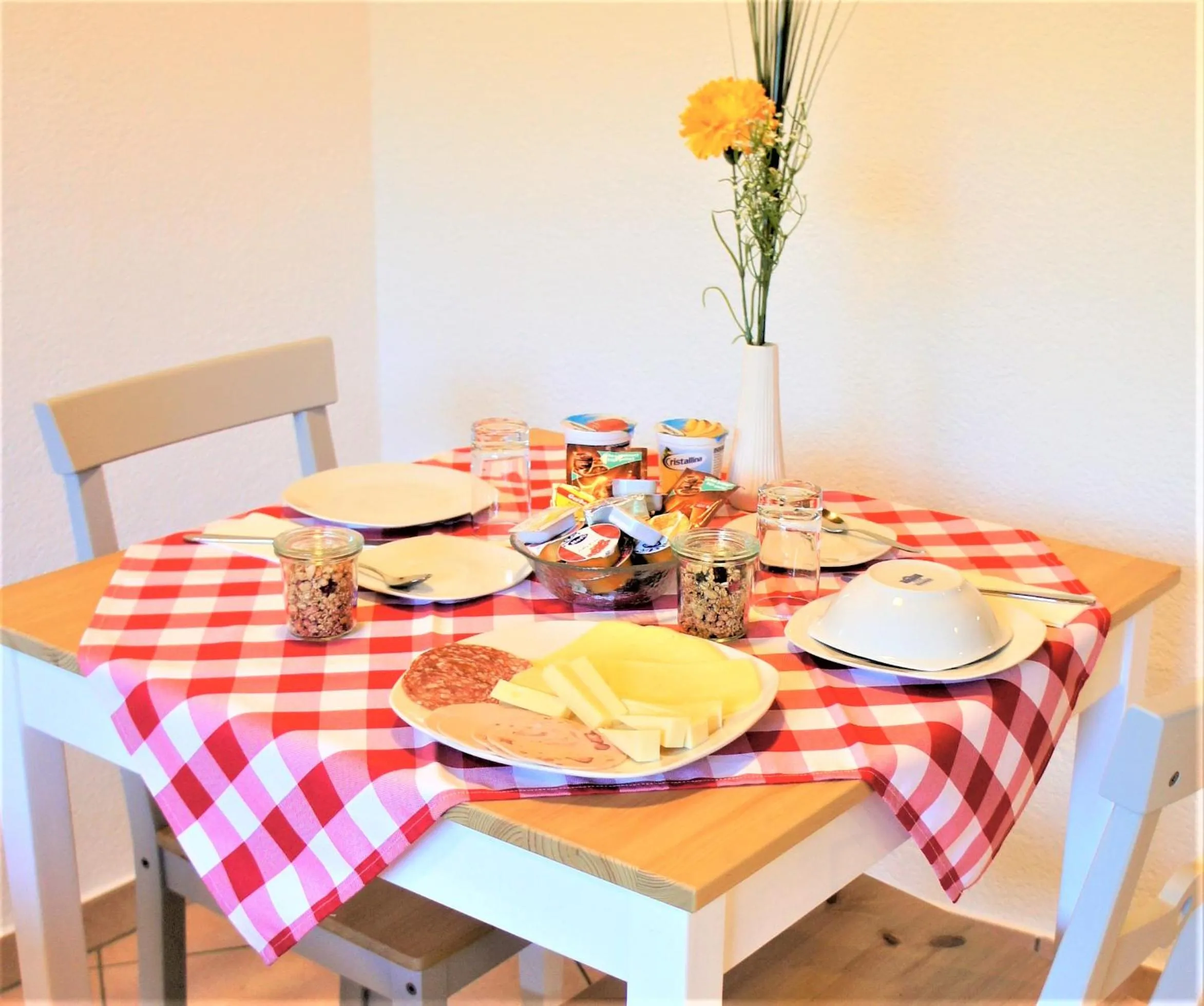 Breakfast in B & B Brienz