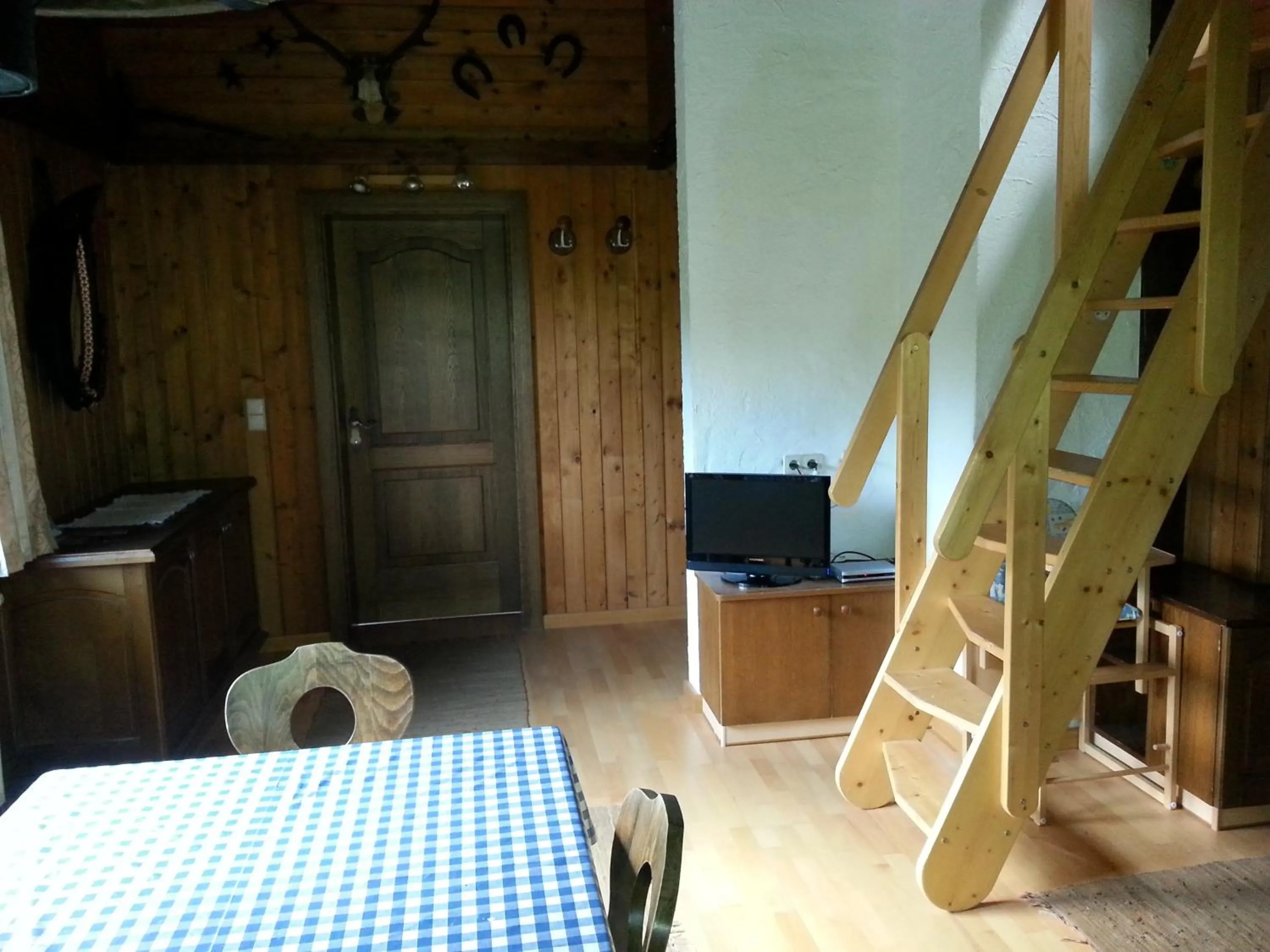 Living room in Fichtenblockhütte