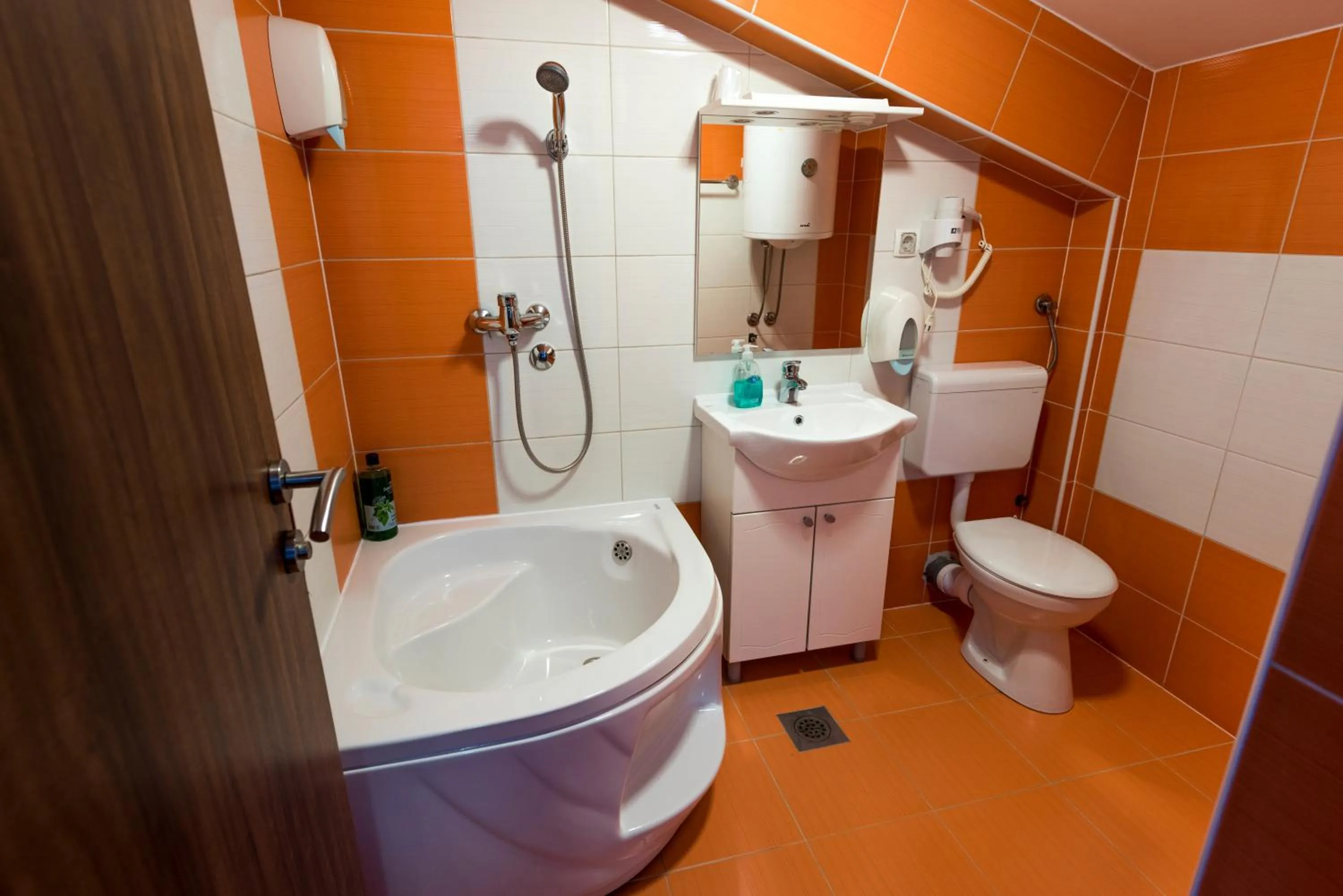 Shower in Hotel Oasis