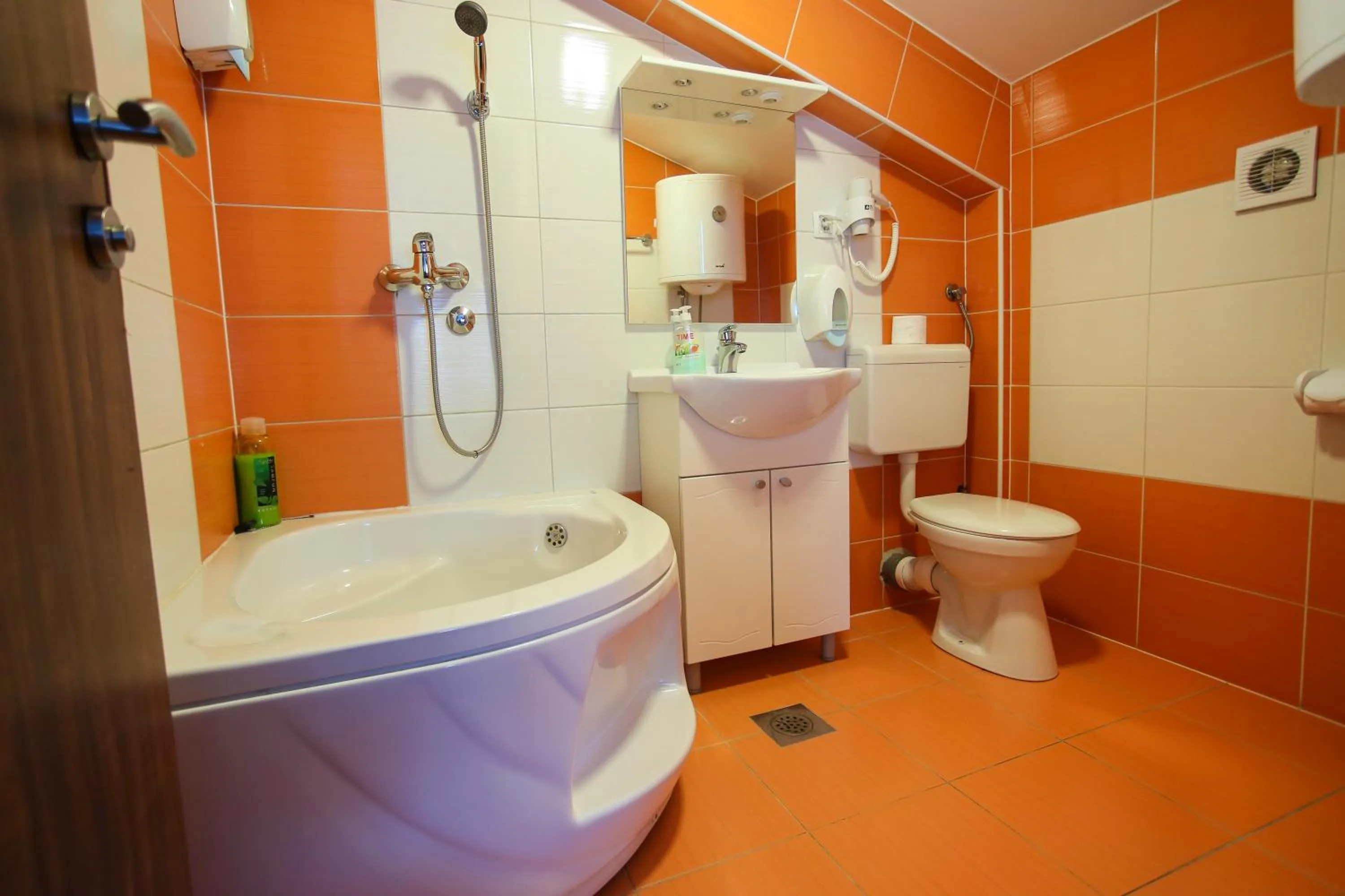 Toilet in Hotel Oasis