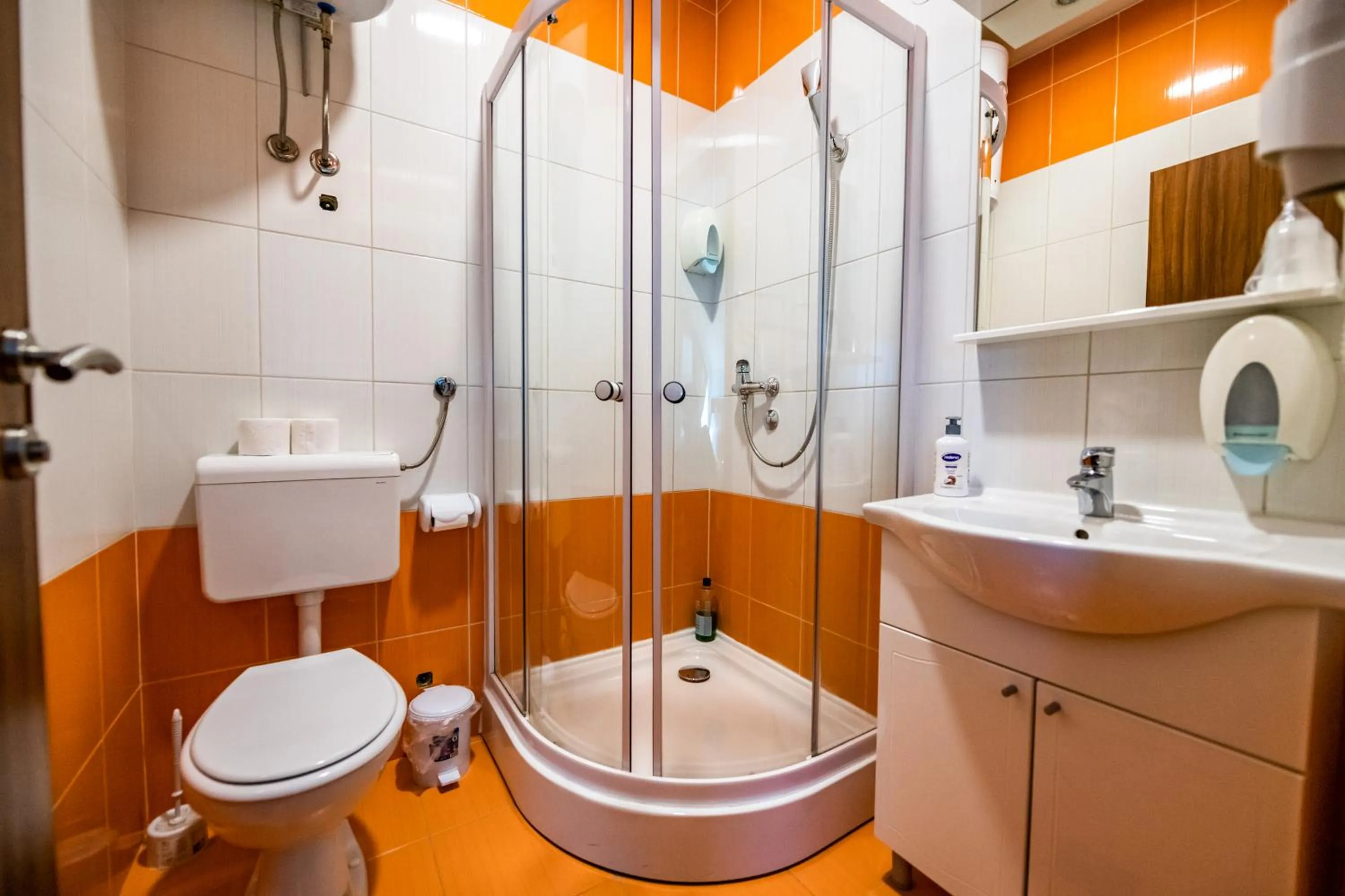 Toilet in Hotel Oasis