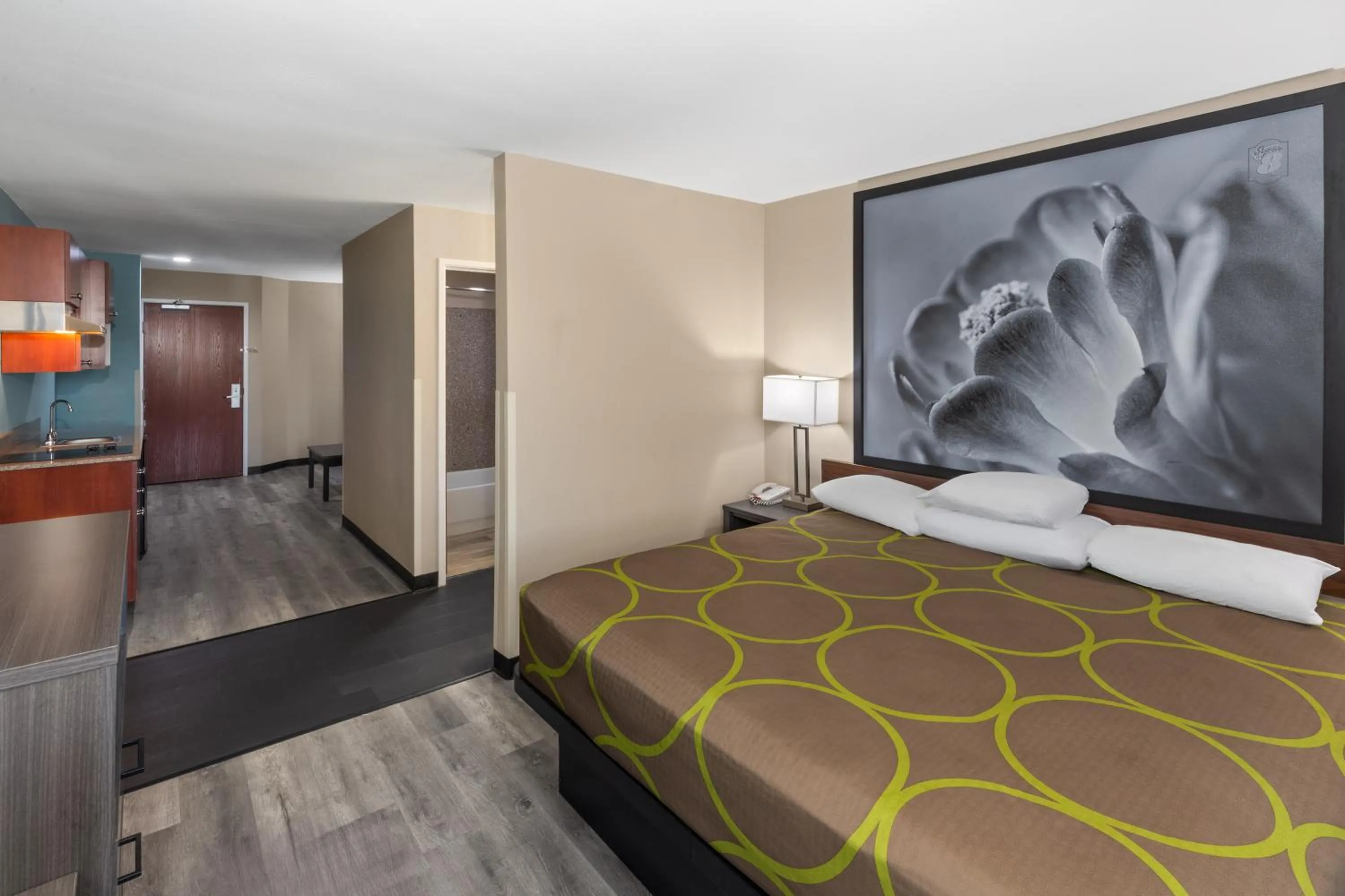 Photo of the whole room, Bed in Super 8 by Wyndham Lubbock West