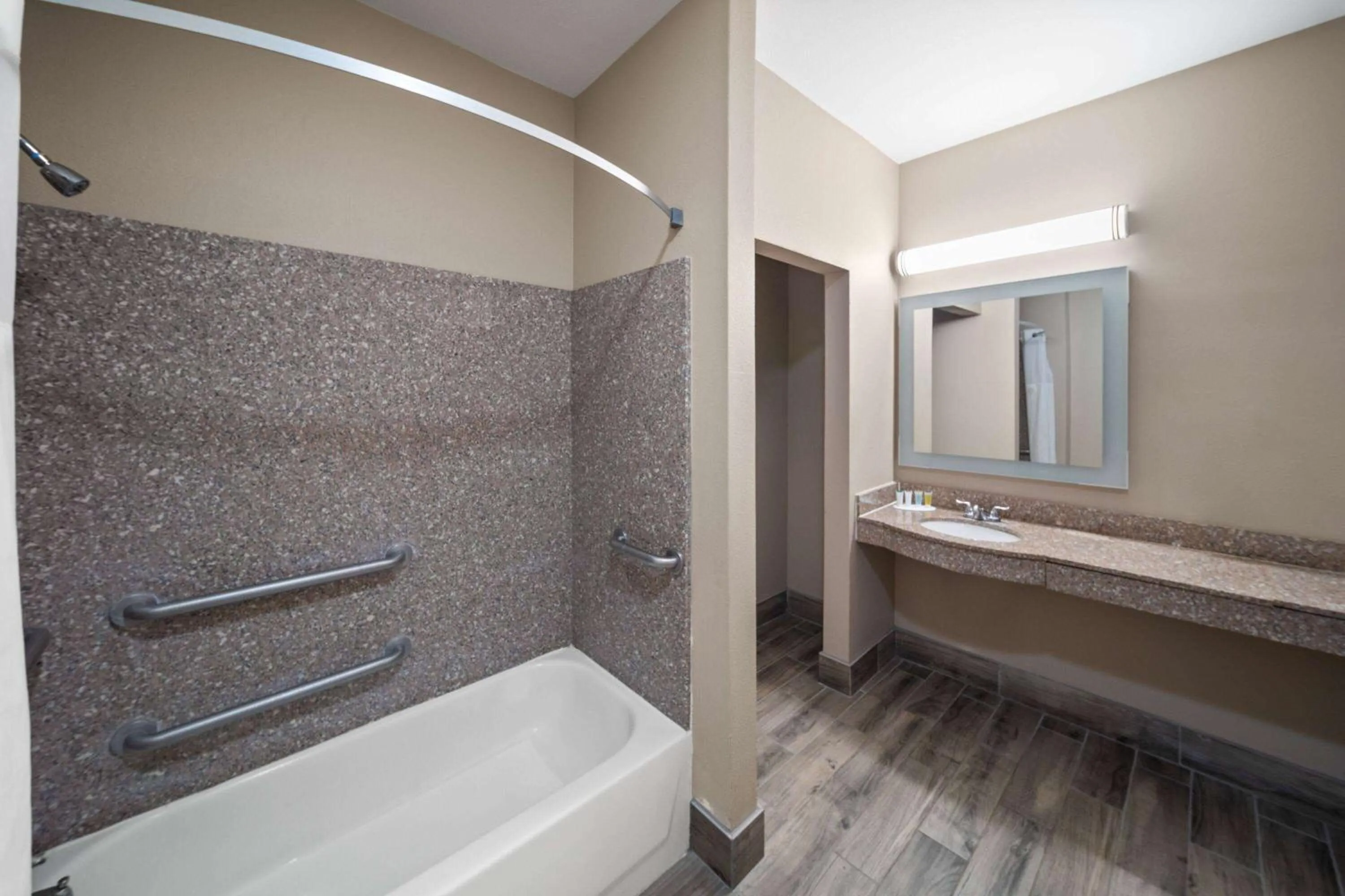 Photo of the whole room in Super 8 by Wyndham Lubbock West