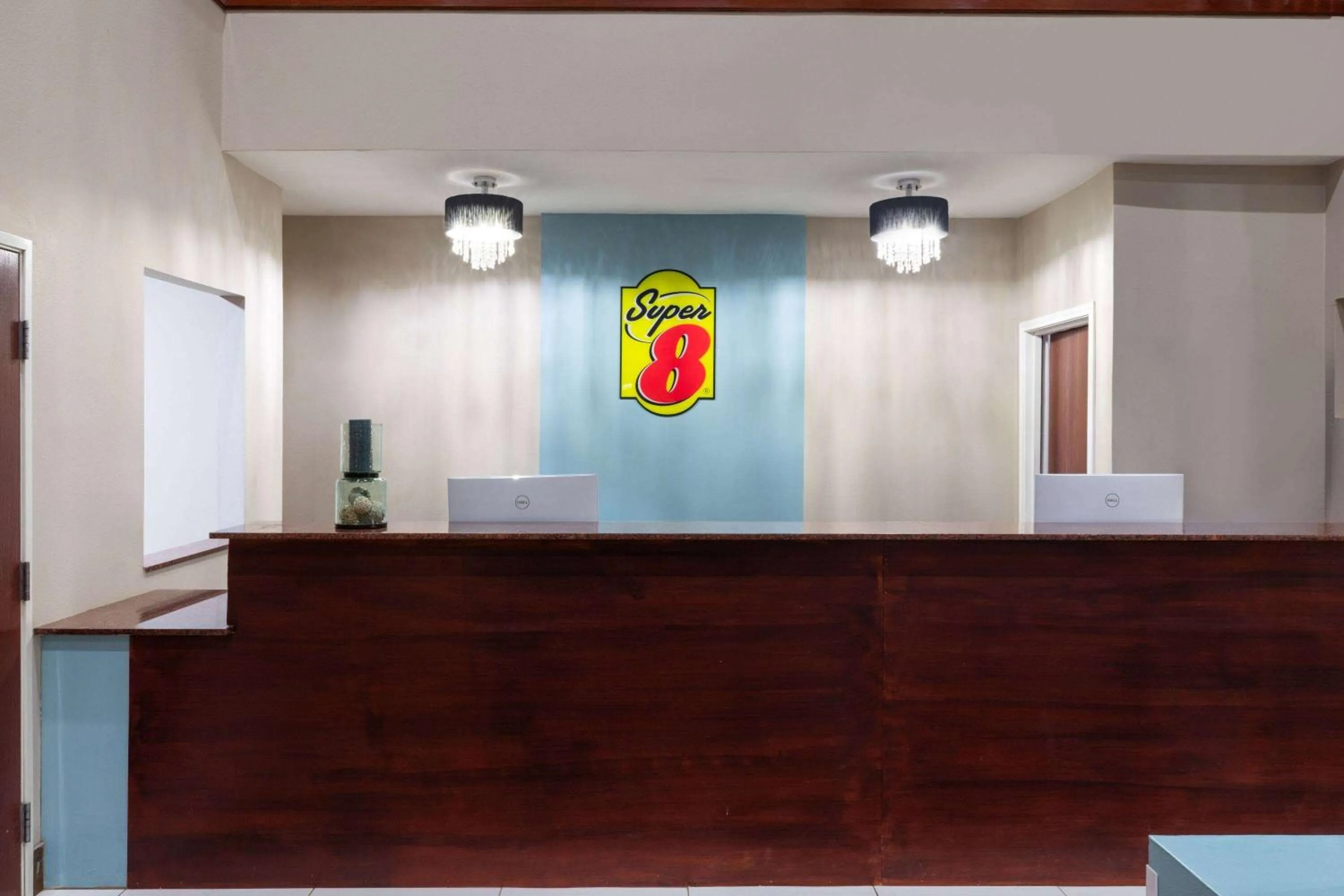 Lobby or reception in Super 8 by Wyndham Lubbock West