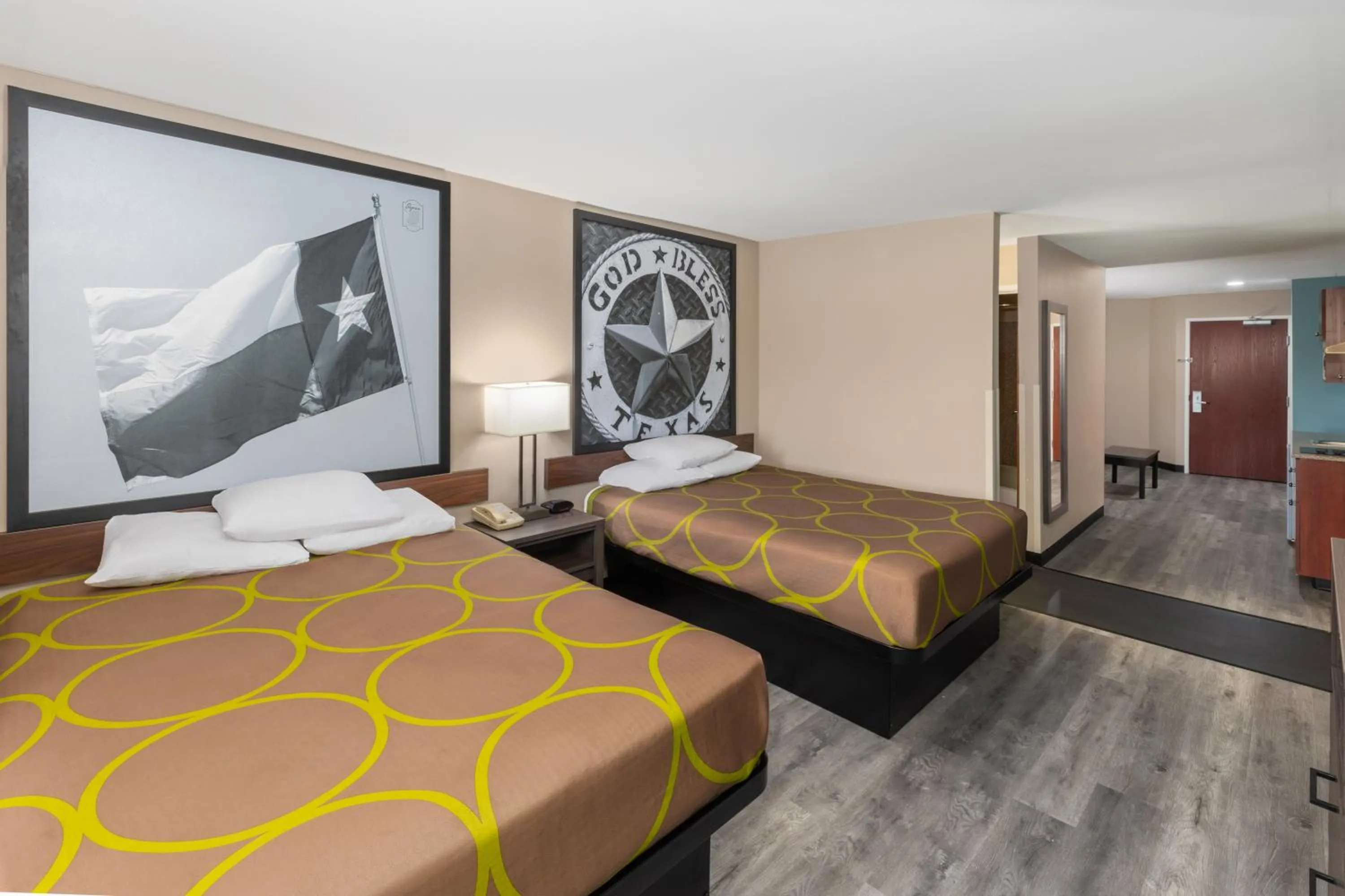 Photo of the whole room, Bed in Super 8 by Wyndham Lubbock West