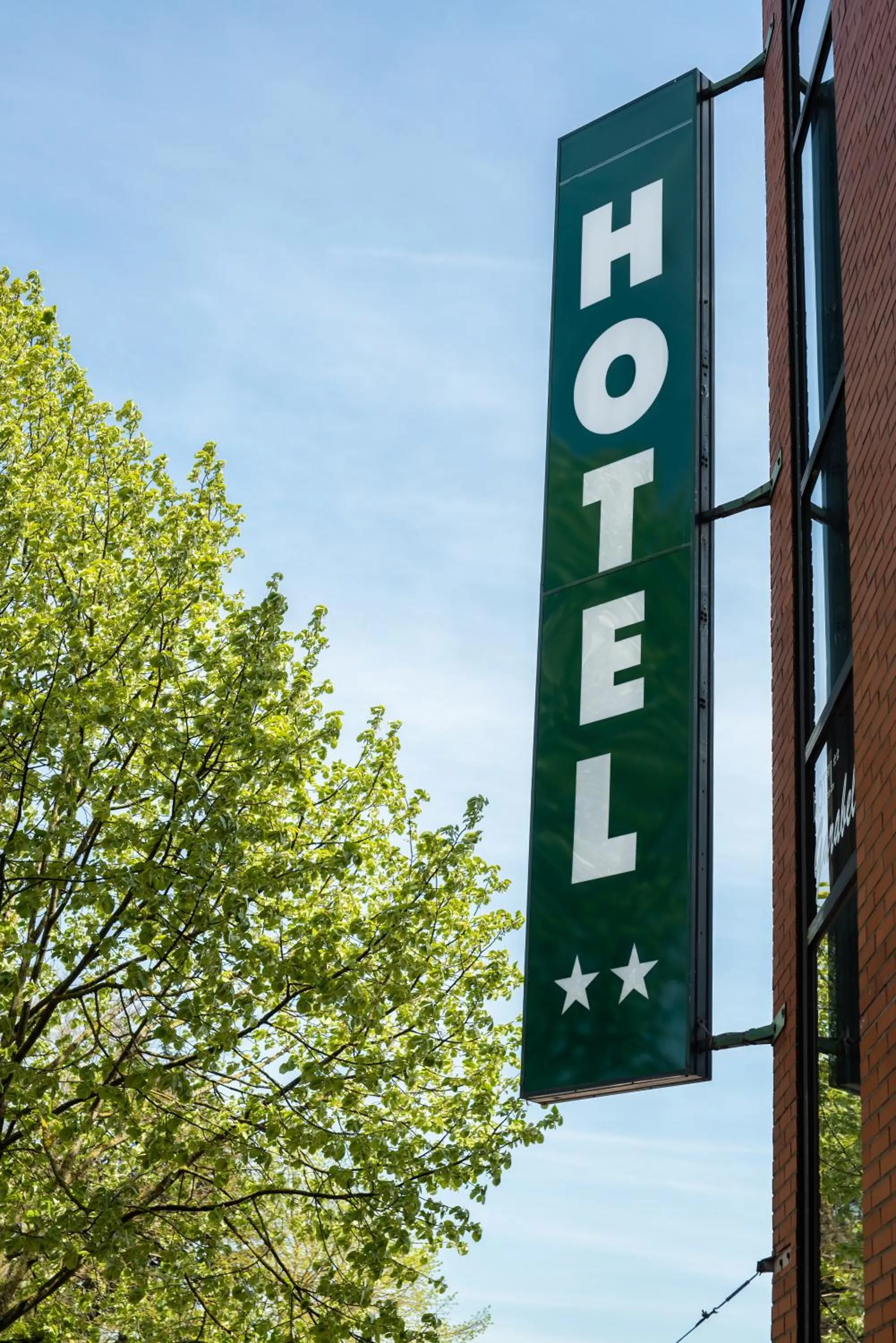 Logo/Certificate/Sign in Hôtel Garabel