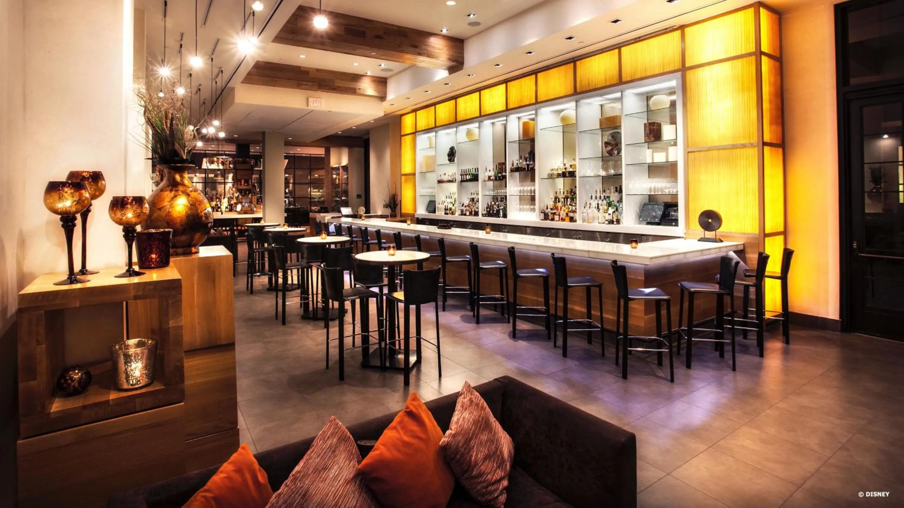 Lounge or bar in Walt Disney World Swan