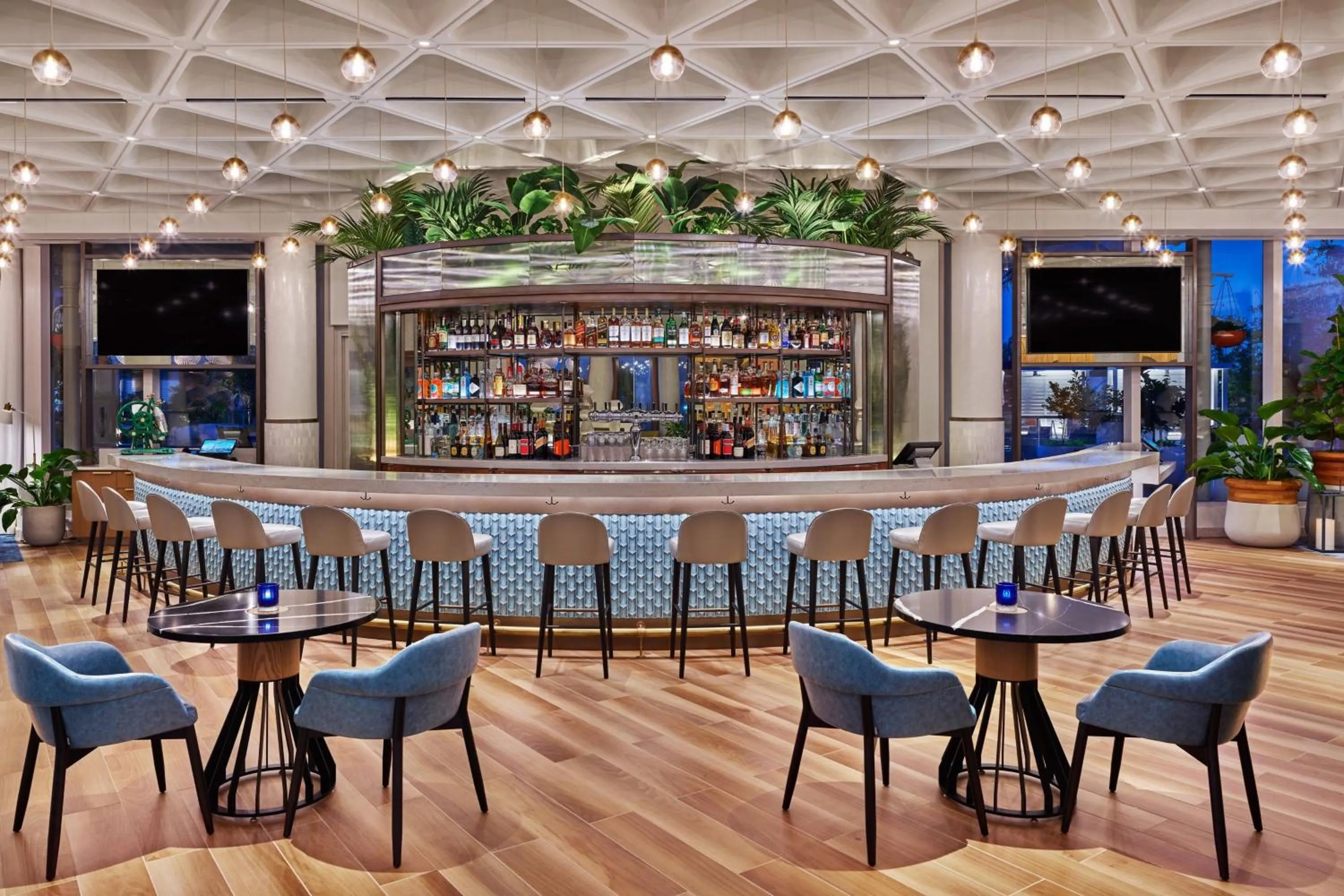 Lounge or bar in Walt Disney World Swan