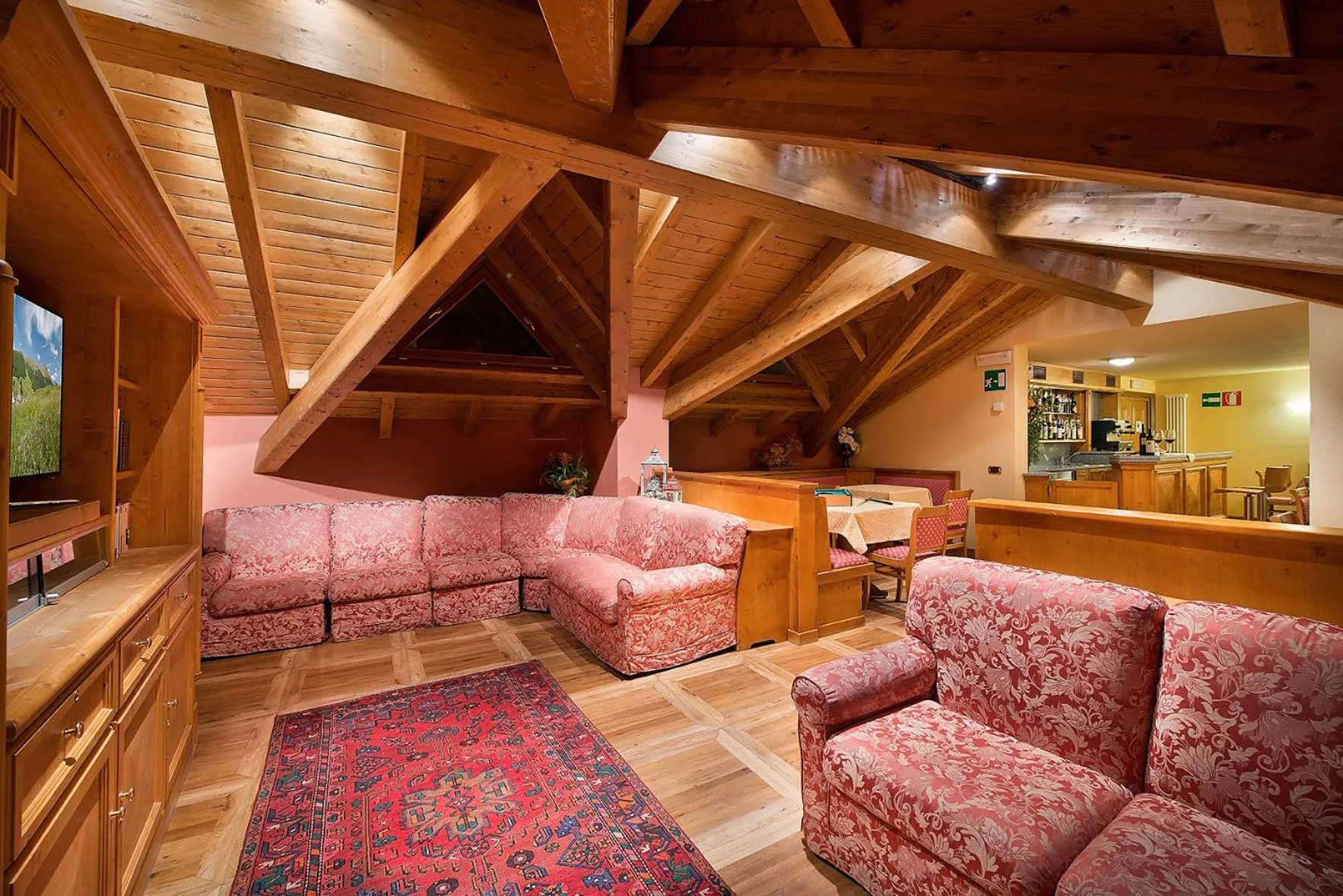 Communal lounge/ TV room in Hotel Compagnoni