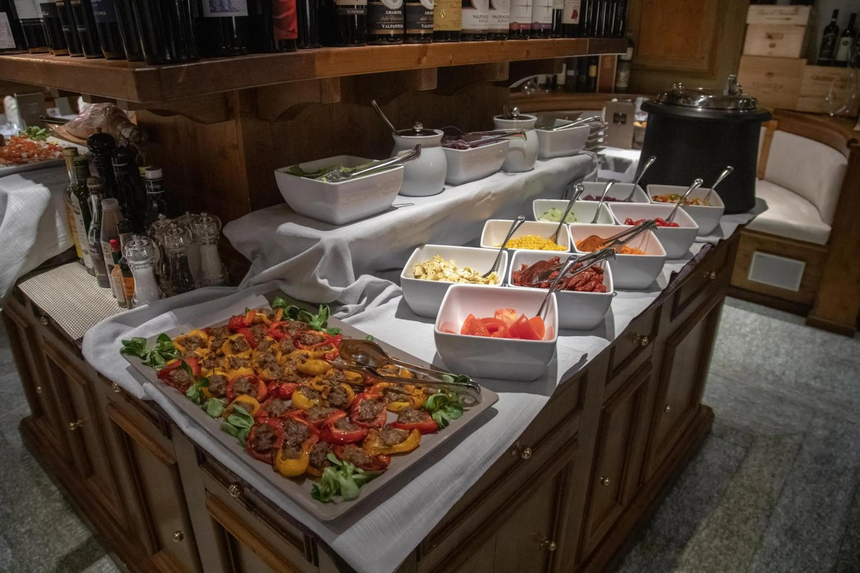 Restaurant/places to eat in Hotel Compagnoni