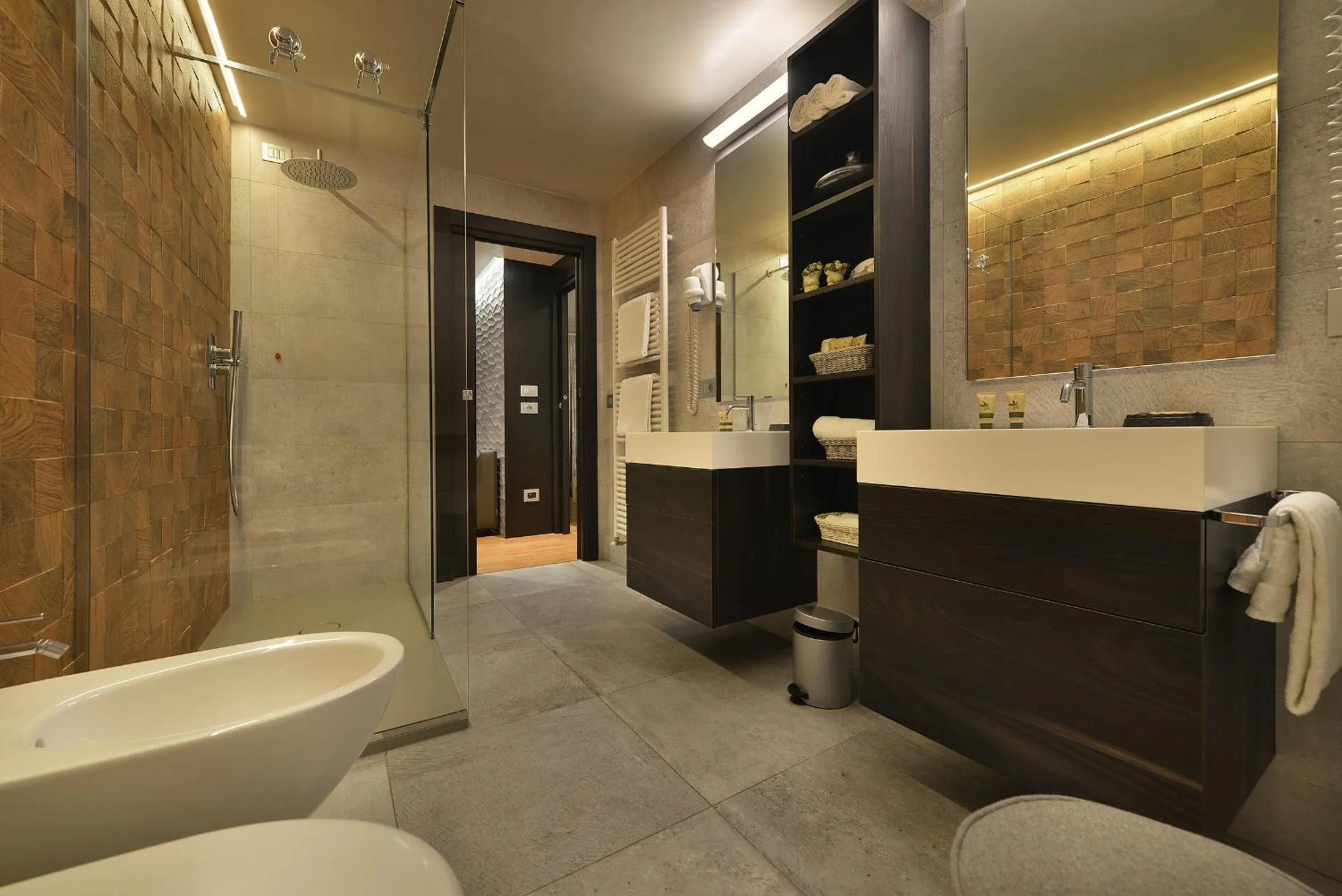 Shower in Hotel Compagnoni