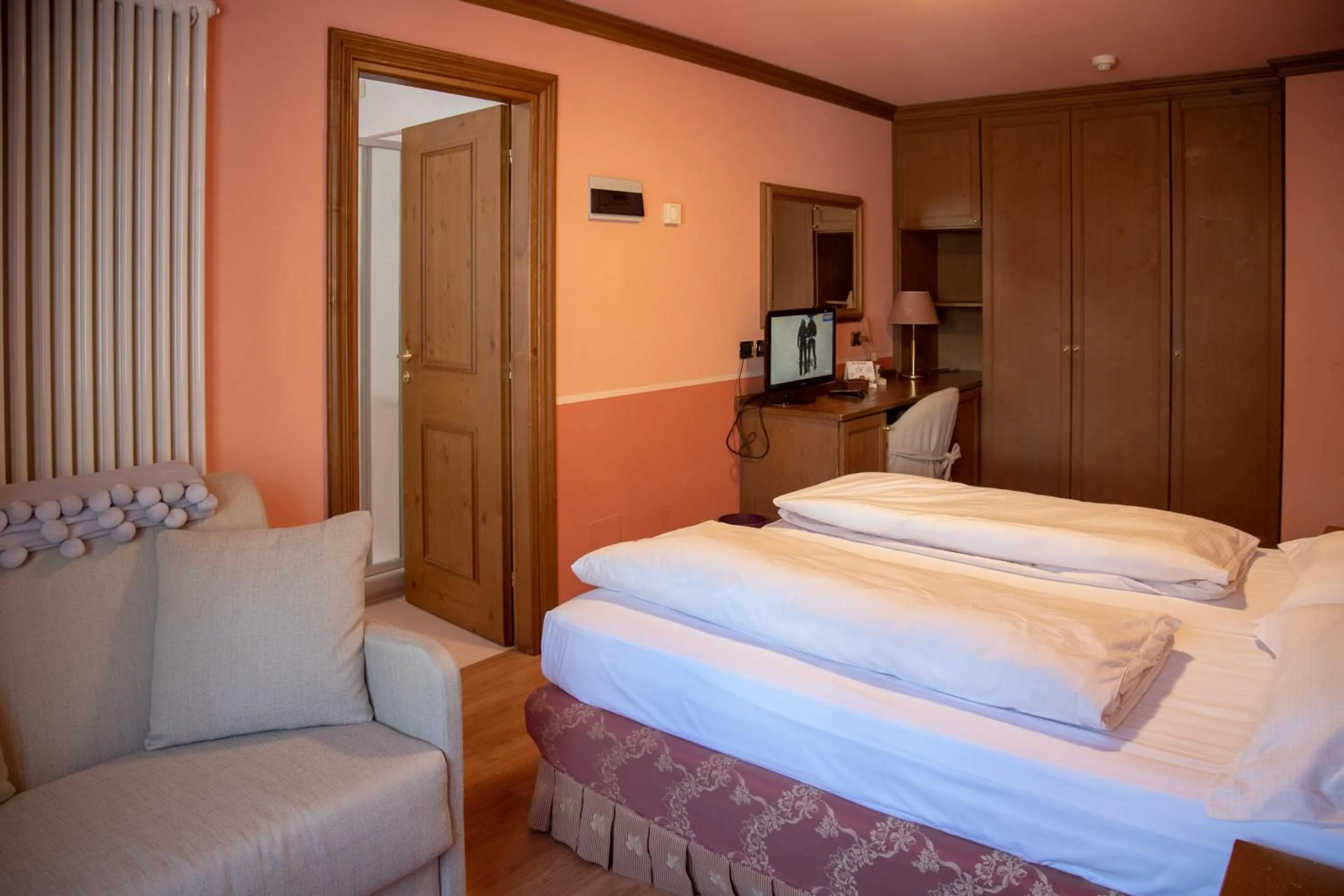 Photo of the whole room, Bed in Hotel Compagnoni